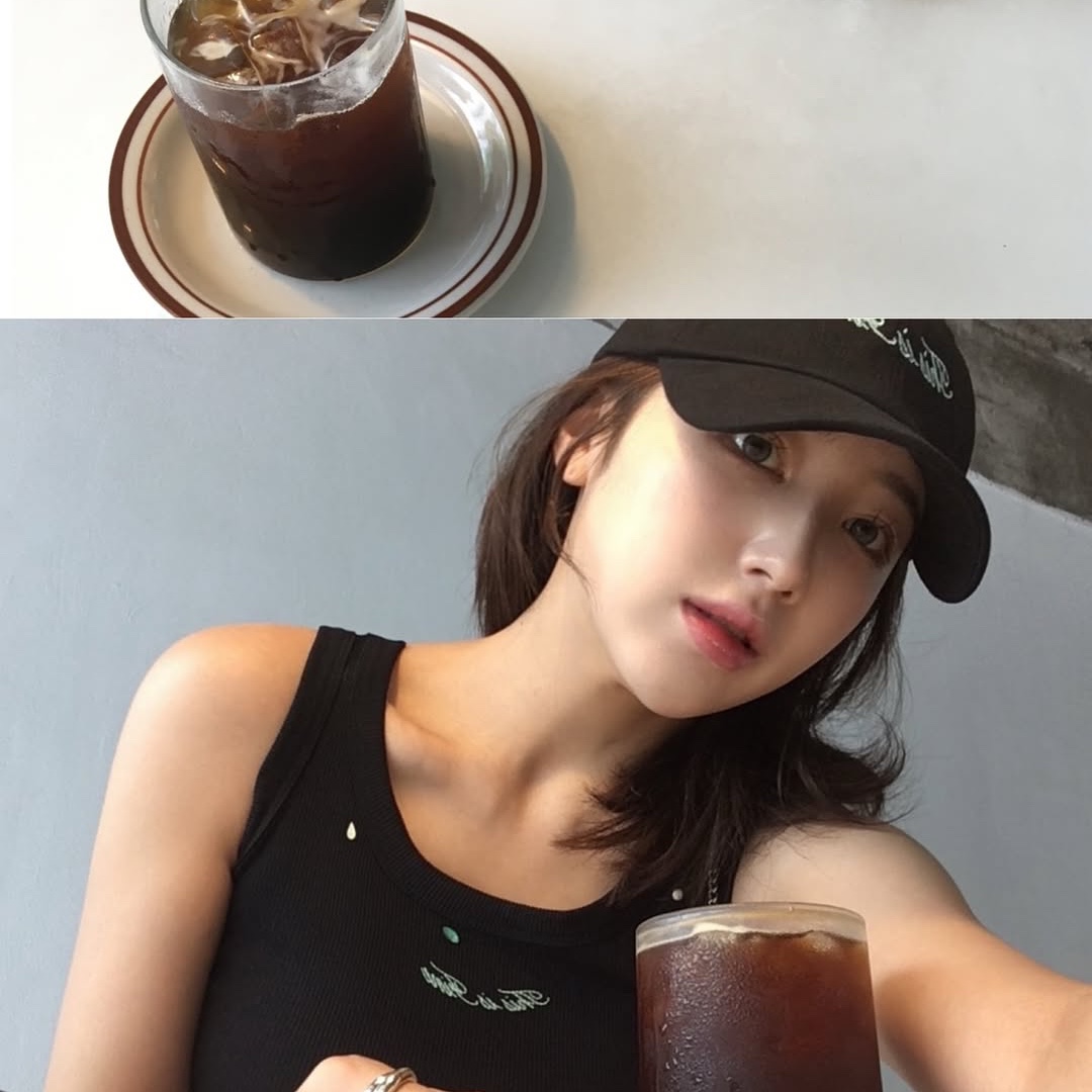 THIS IS FINE Ribbed Sleeveless Top Black, THIS IS FINE Signature Ball Cap Black 착용 스타일 - 2