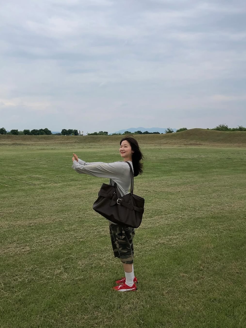 SLOW RECORD HOUSE Carpenter Bermuda Wide Camo Pants Vintage Green 착용 스타일 - 2