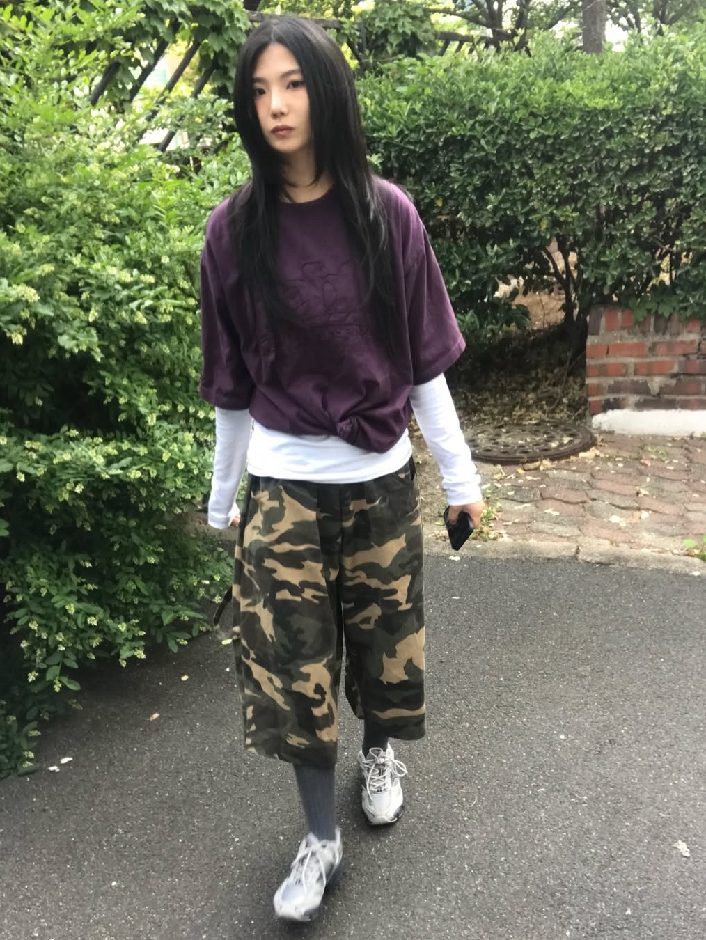 SLOW RECORD HOUSE Carpenter Bermuda Wide Camo Pants Vintage Green 착용 스타일 - 3