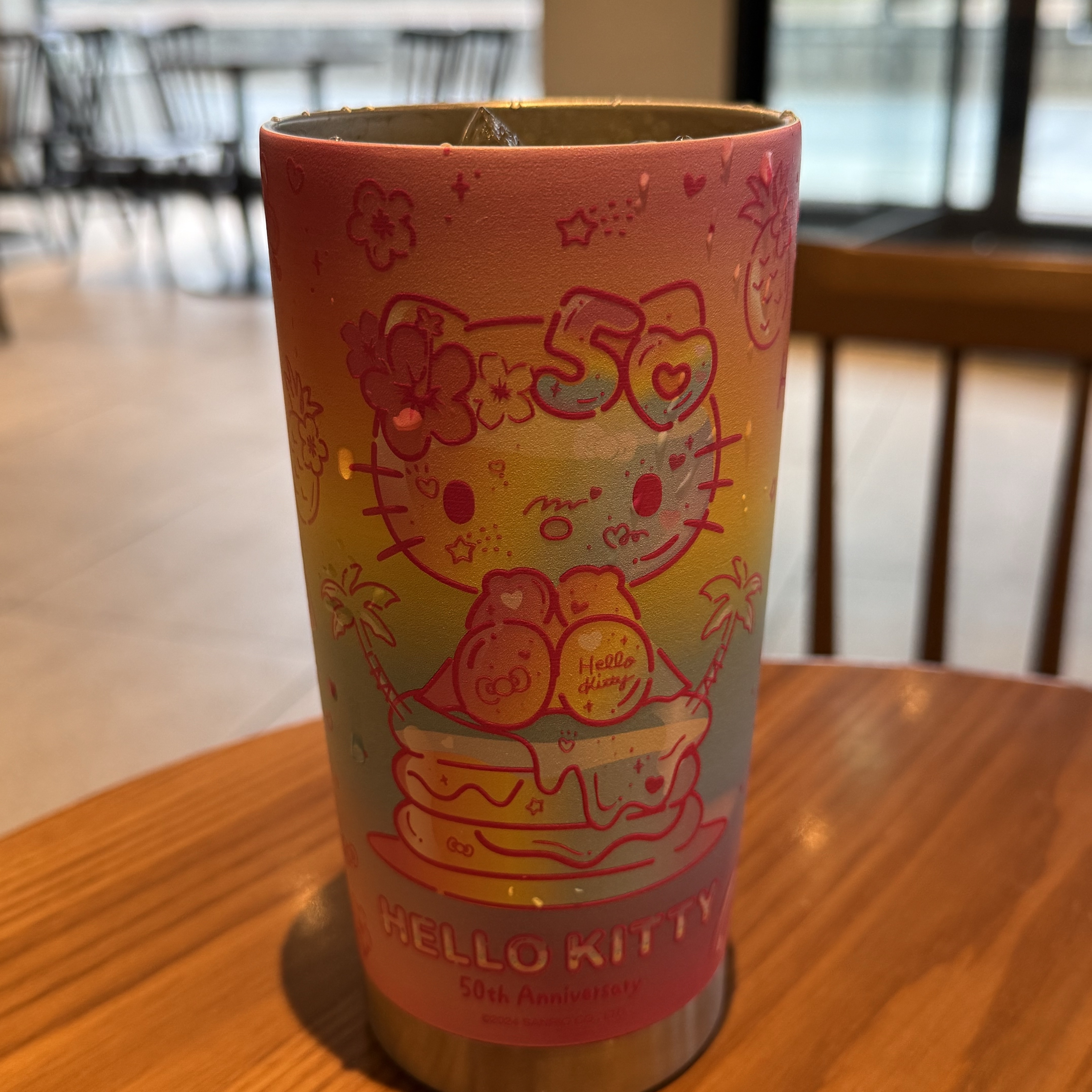 Sanrio Hello Kitty 50th Anniversary Hawaii Series Stainless Steel Tumbler 591ml Multicolor 착용 스타일