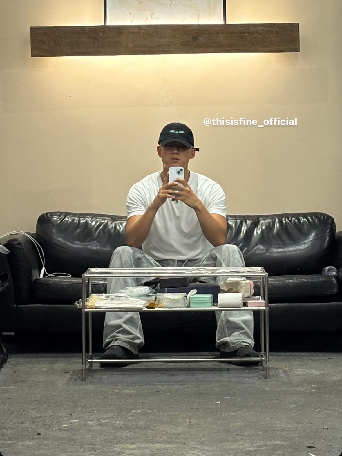 THIS IS FINE Signature Ball Cap Black 착용 스타일