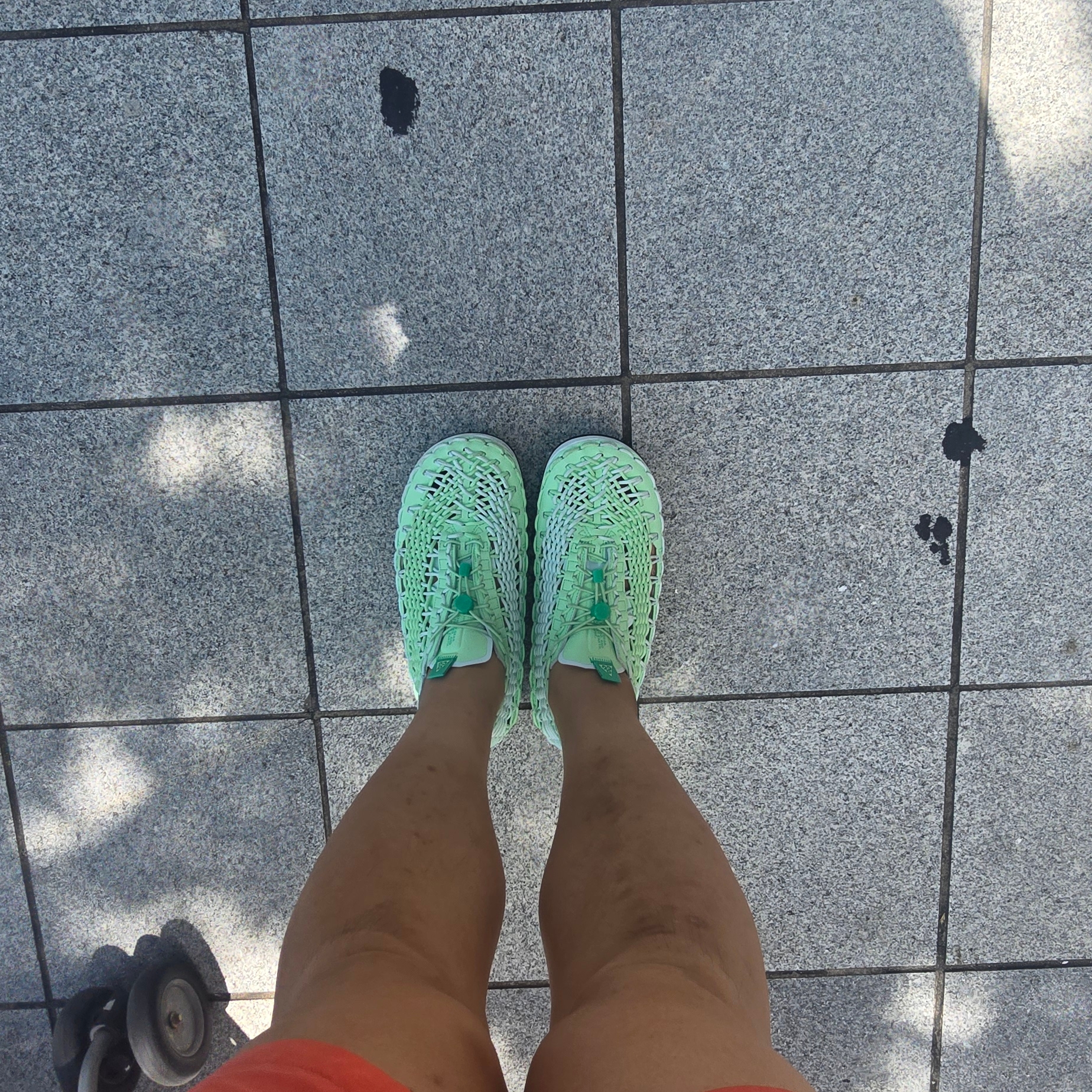 Nike ACG Watercat+ Vapor Green 착용 스타일