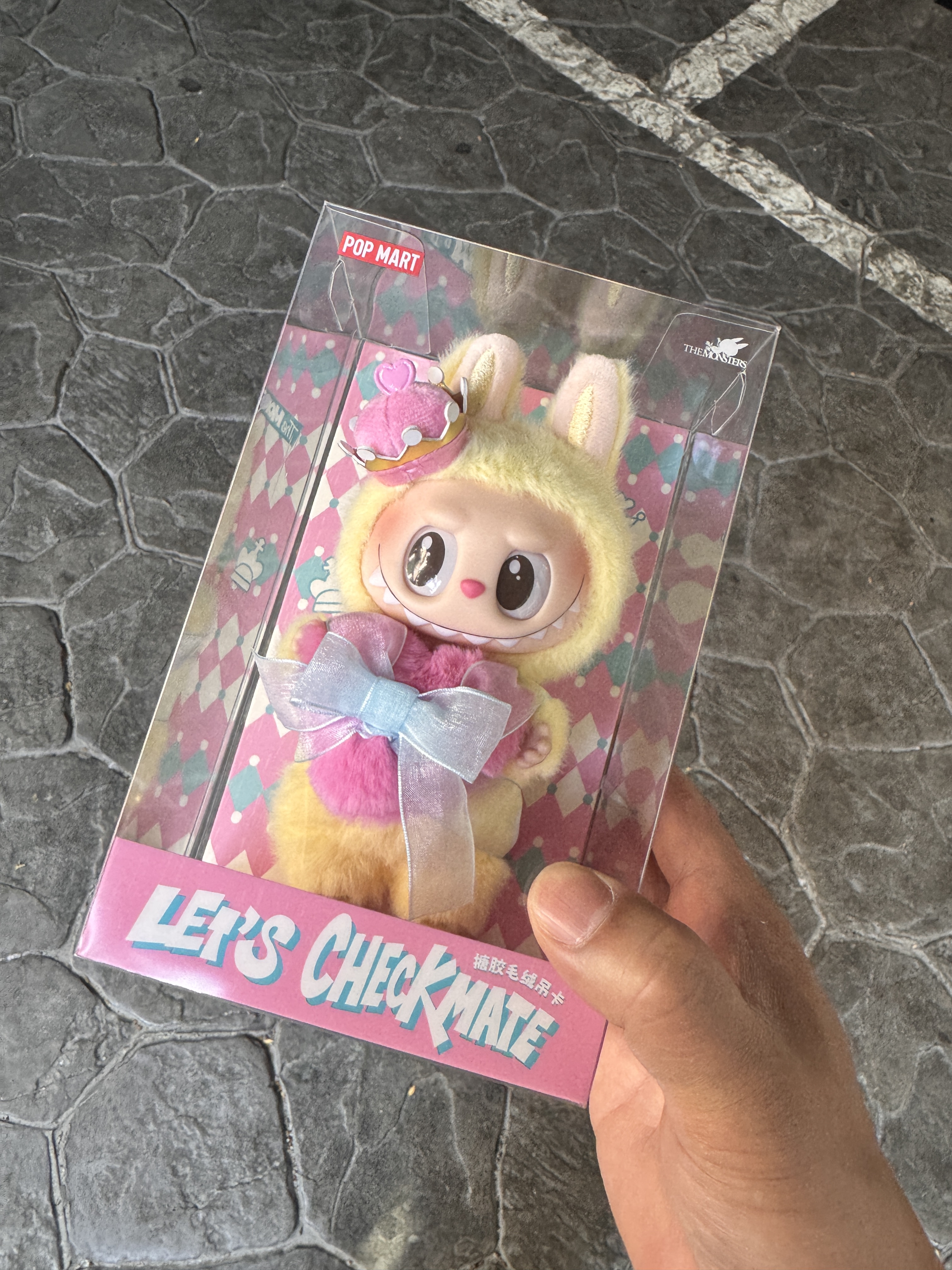 Pop Mart The Monsters Checkmate Series Plush Keyring 착용 스타일