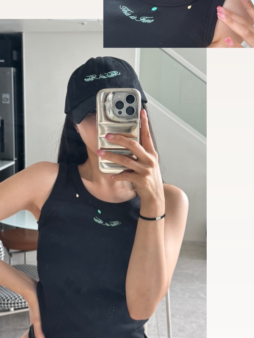THIS IS FINE Ribbed Sleeveless Top Black, THIS IS FINE Signature Ball Cap Black 착용 스타일