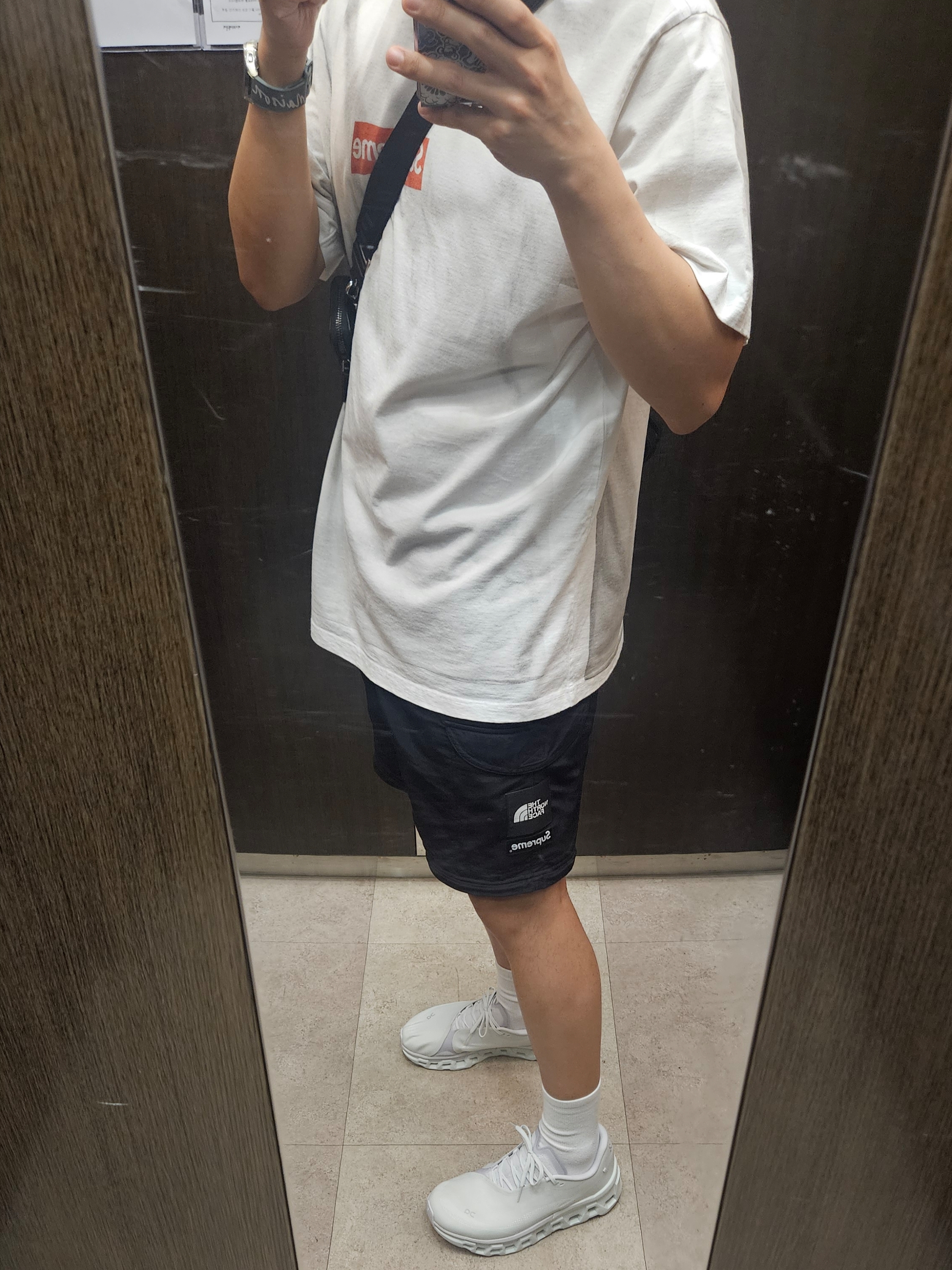 Supreme x MM6 Maison Margiela Box Logo T-Shirt White - 24SS, Supreme x The North Face Trekking Zip-Off Belted Pants Black - 22SS 착용 스타일