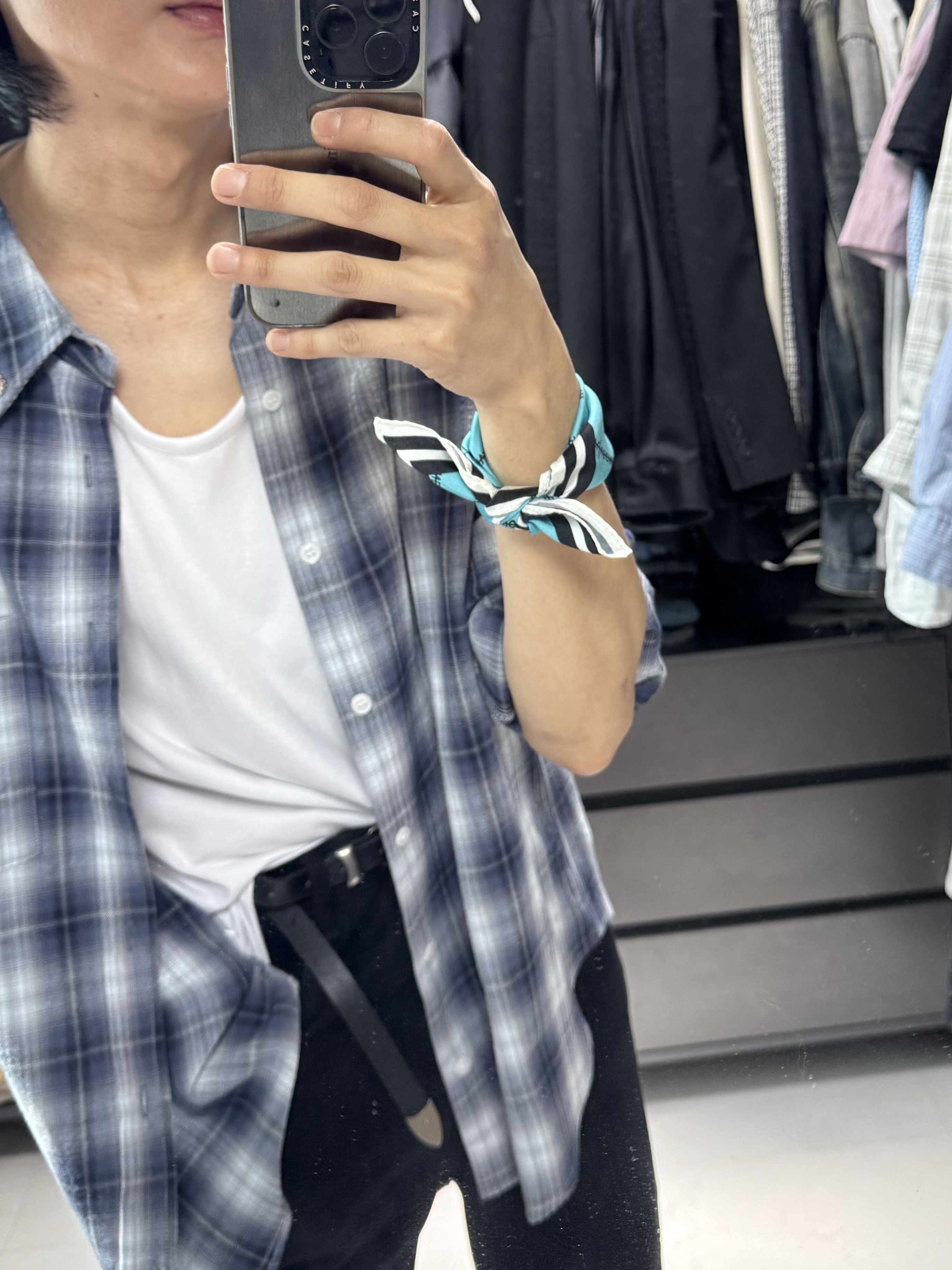G-DRAGON Ubermensch Light Stick Scarf & Scarf Ring Set, Maison Mihara Yasuhiro Peterson OG Sole Canvas Low-top Sneakers Natural 착용 스타일 - 3