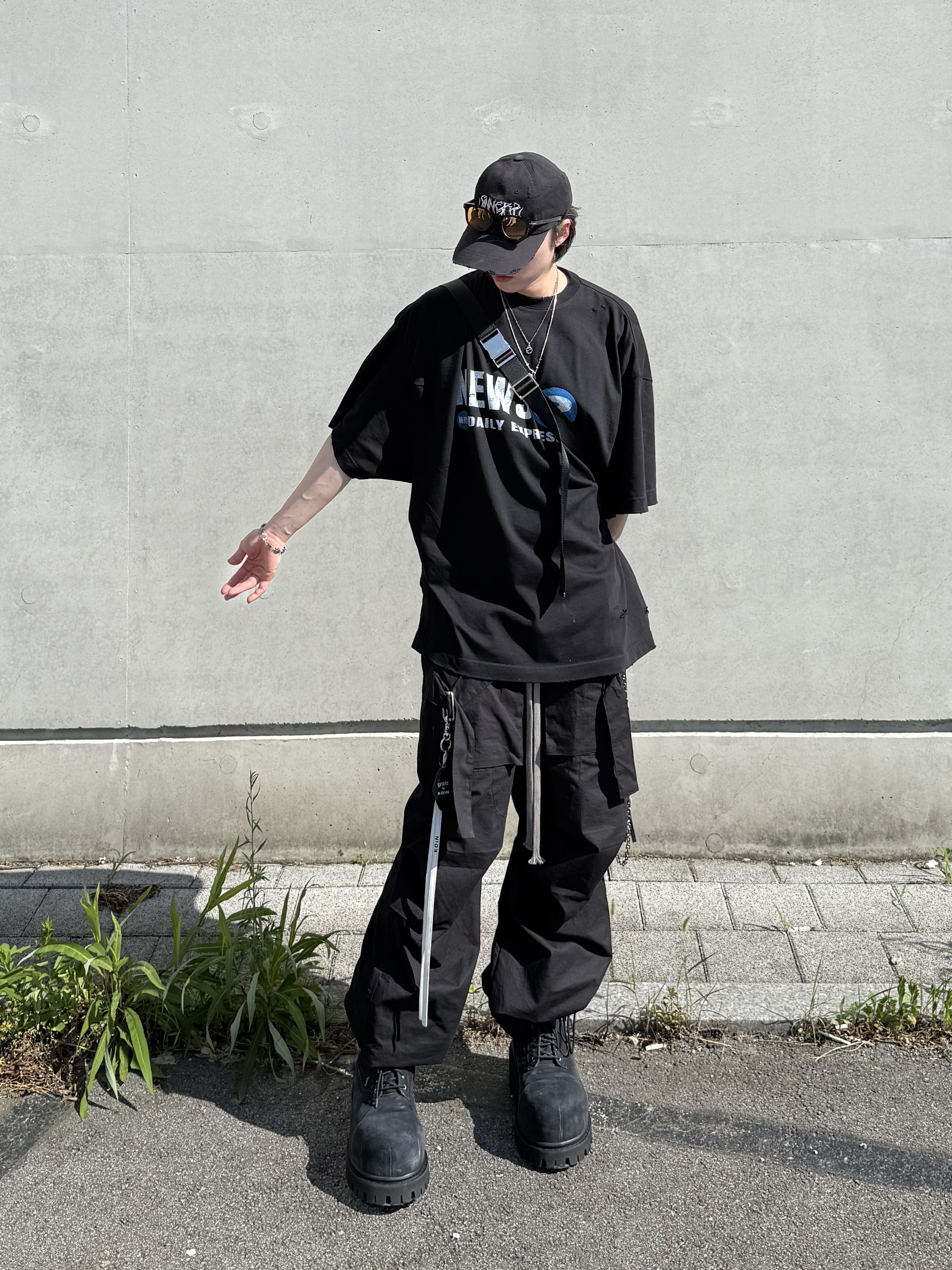Nonnod Puckering News T-shirt Vintage black, Civision by CSC Sinners Cap 착용 스타일 - 1