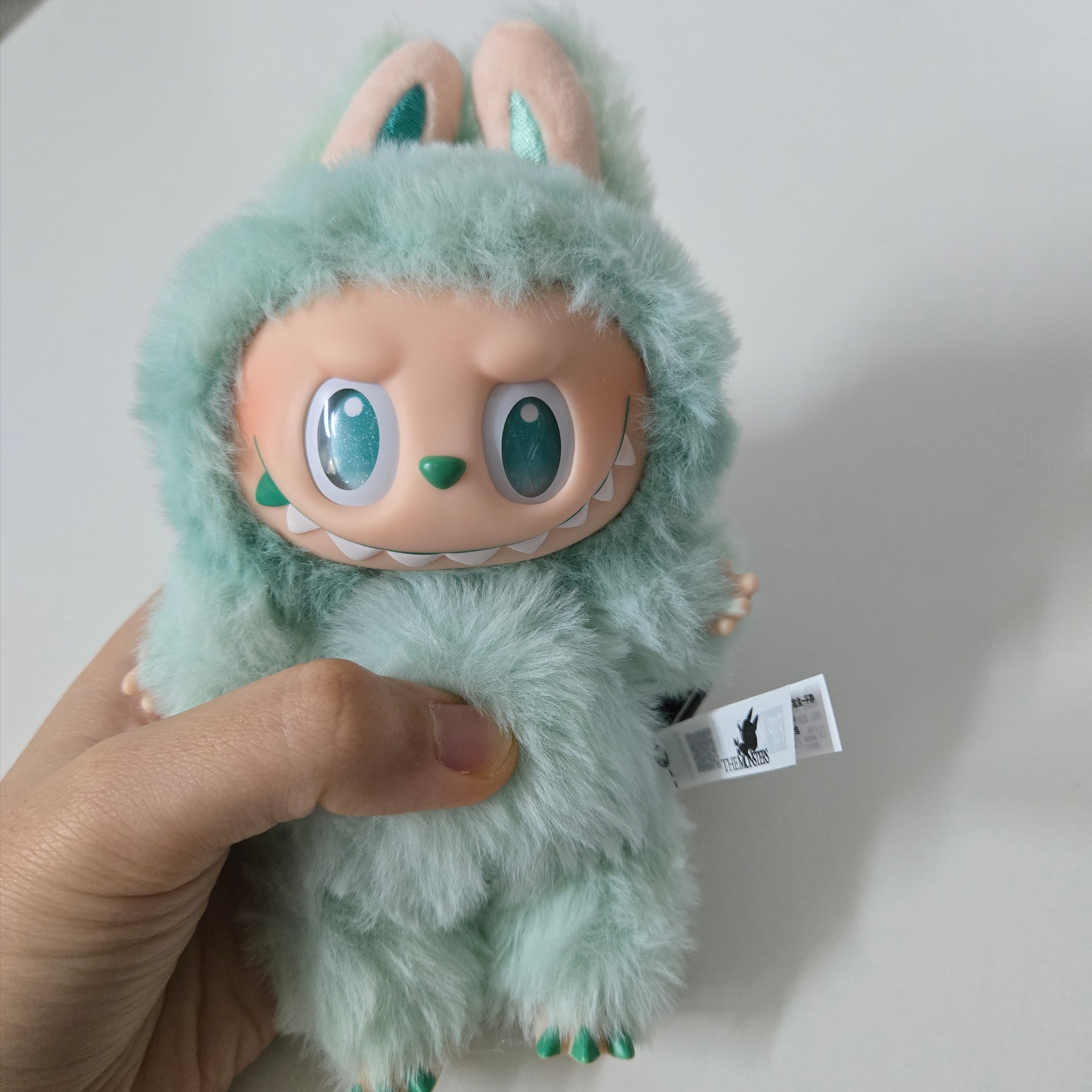 Pop Mart Labubu The Monsters Highlight Series Serenity Keyring (Opened Case) 착용 스타일