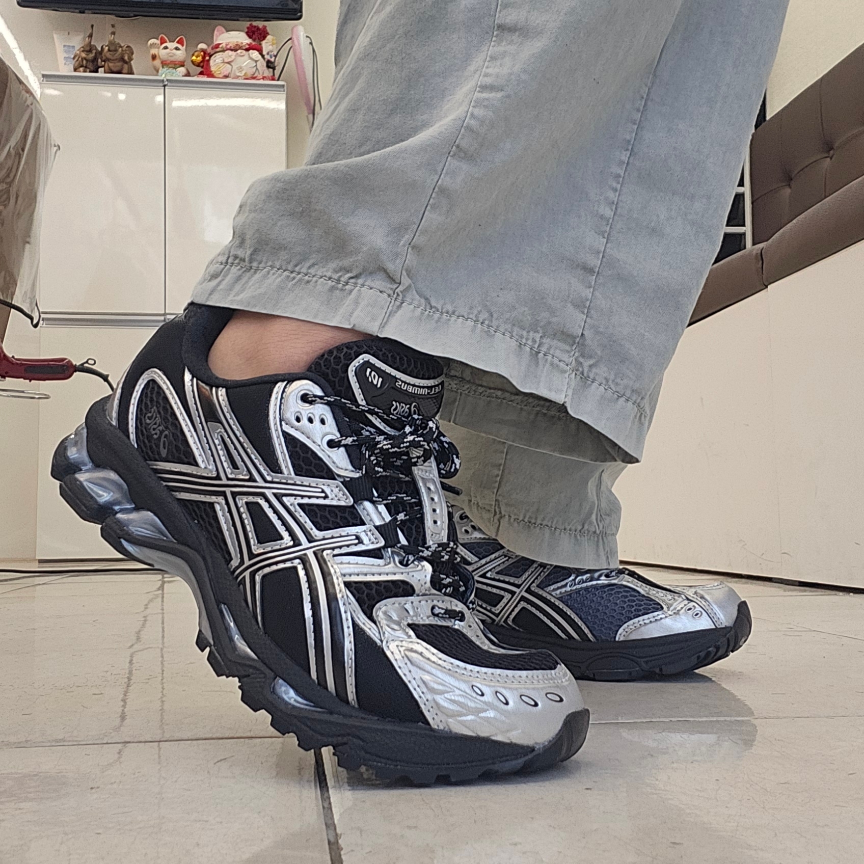 Asics Gel-Nimbus 10.1 Black Pure Silver - Korea Exclusive 착용 스타일