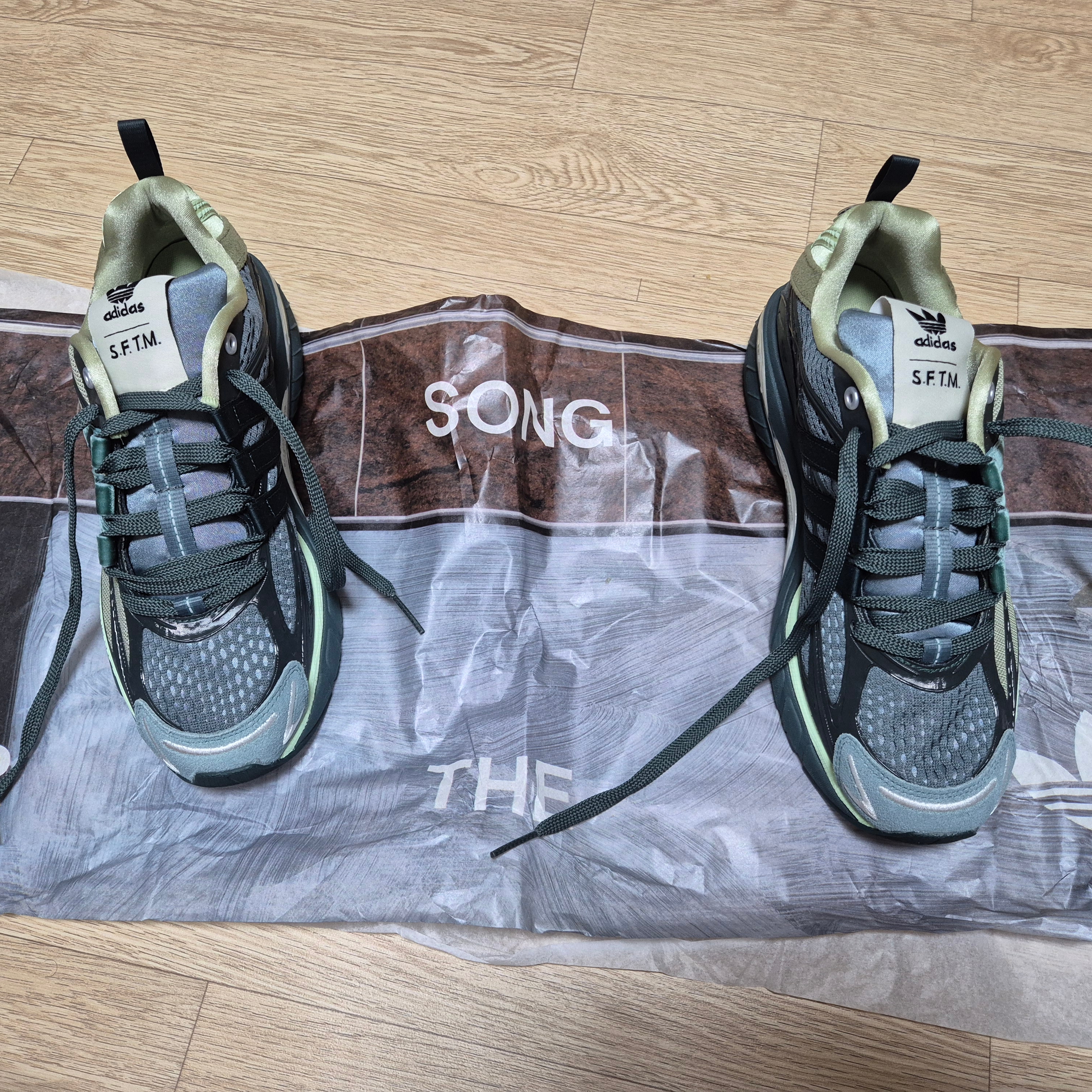 Adidas x Song for the Mute Adistar Cushion Shadow Green College Green 착용 스타일 - 1