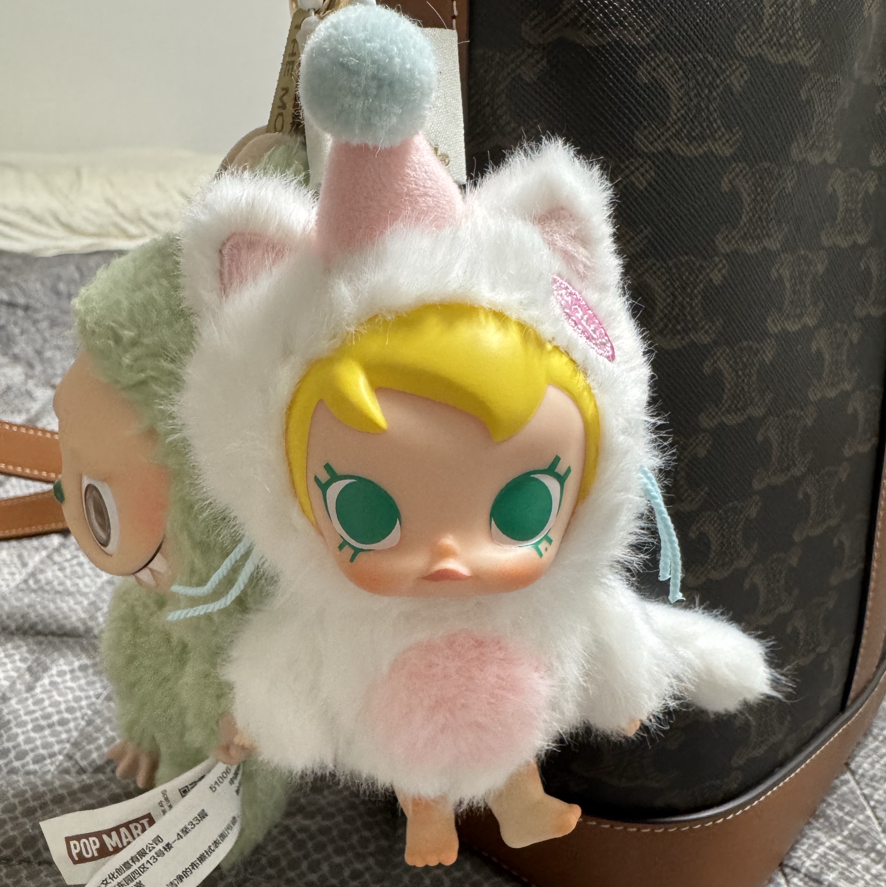 Pop Mart Baby Molly Pocket Friends Series Vinyl Plush Pendant Pet My Head (Opened Case), Pop Mart Labubu The Monsters Labubu Tasty Macarons Series Green Grape Keyring 착용 스타일