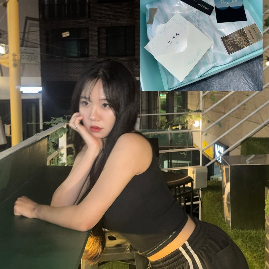 THIS IS FINE Cropped Signature Tee Cream, THIS IS FINE Ribbed Sleeveless Top Black 착용 스타일 - 8