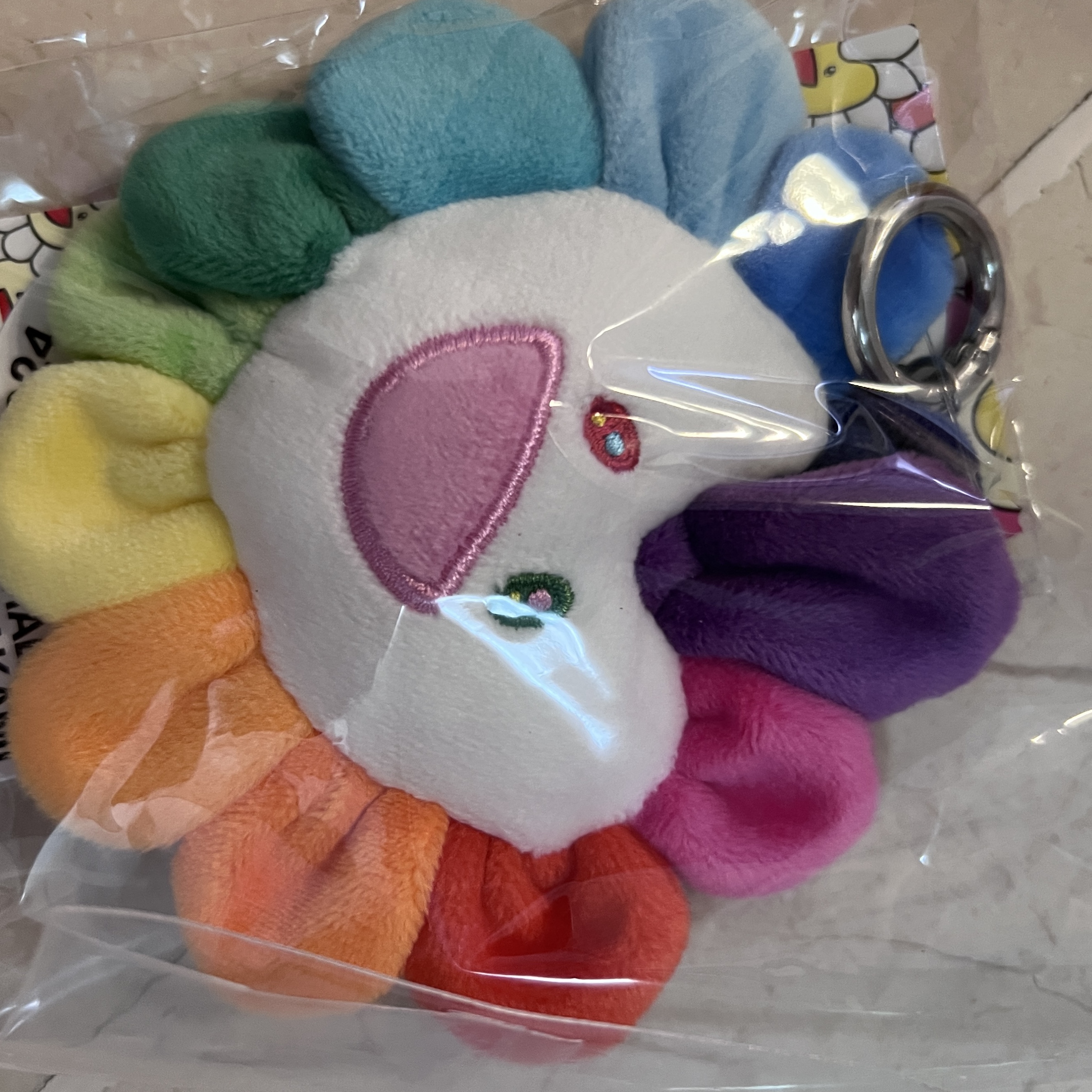 NewJeans x Murakami Plush Keyring Flower 착용 스타일