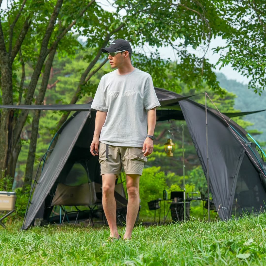 THIS IS FINE Oversized Signature Tee Sportif Gray, THIS IS FINE Signature Ball Cap Black 착용 스타일 - 2