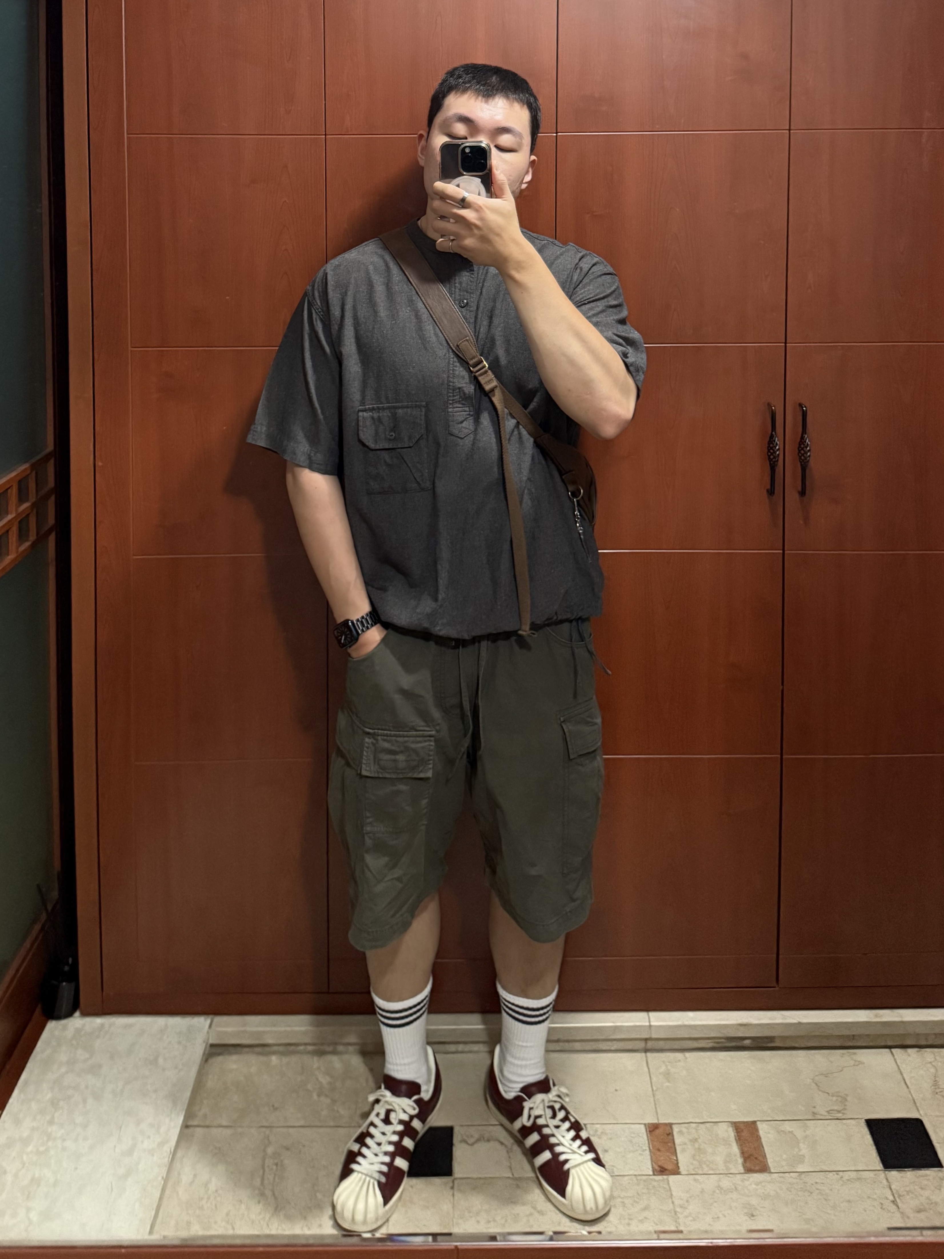 Adidas x BAPE Socks White Black, Adidas x Thug Club Superstar Vintage Collegiate Burgundy Cream White 착용 스타일