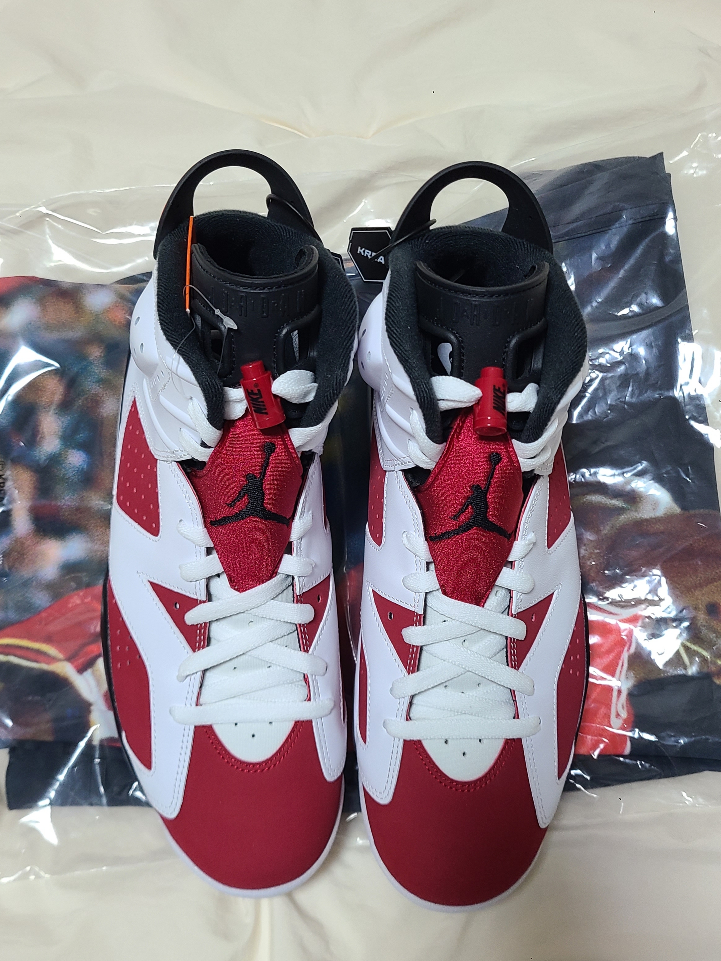 Jordan 6 Retro Carmine 2021 착용 스타일 - 2
