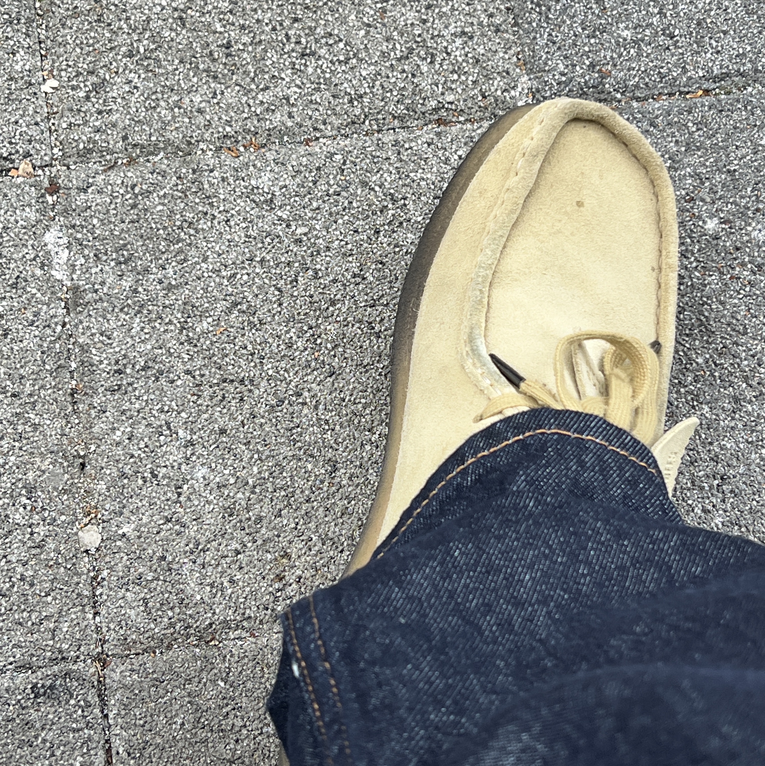 Clarks Wallabee Maple Suede 착용 스타일