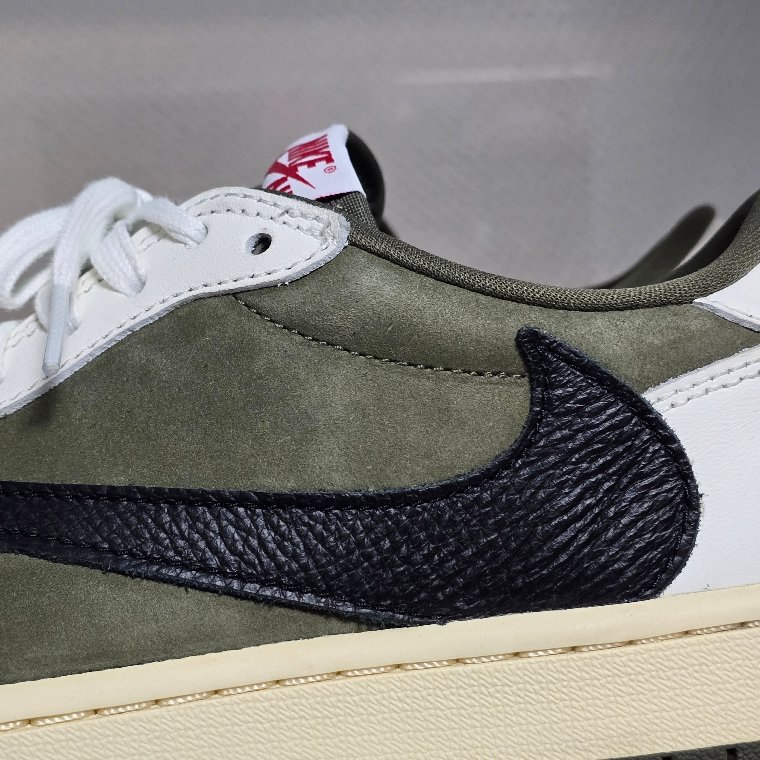 Jordan 1 x Travis Scott Retro Low OG SP Reverse Olive 착용 스타일