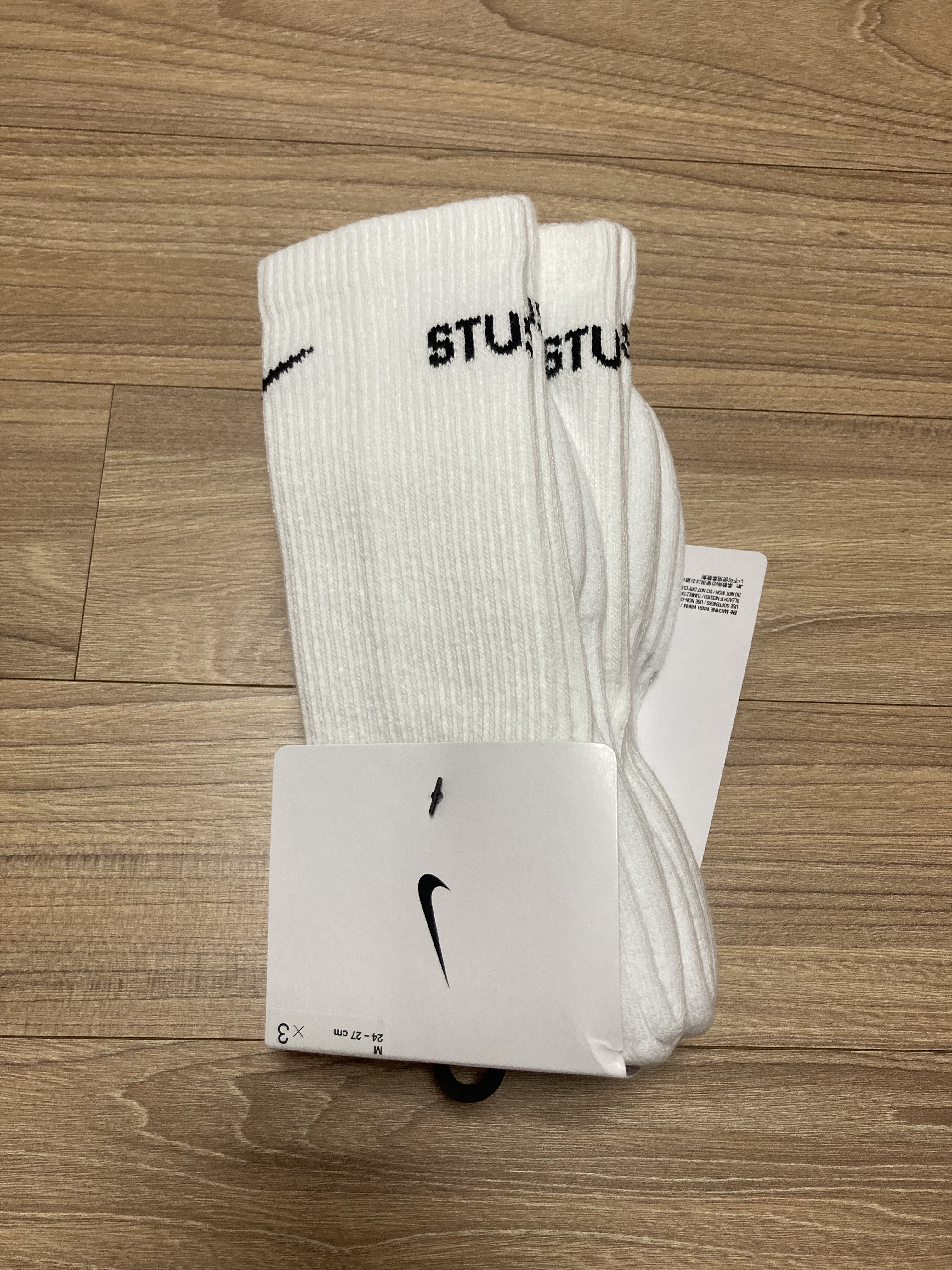 Nike x Stussy Everyday Plus Cushioned Crew Socks White (3 Pack) 착용 스타일