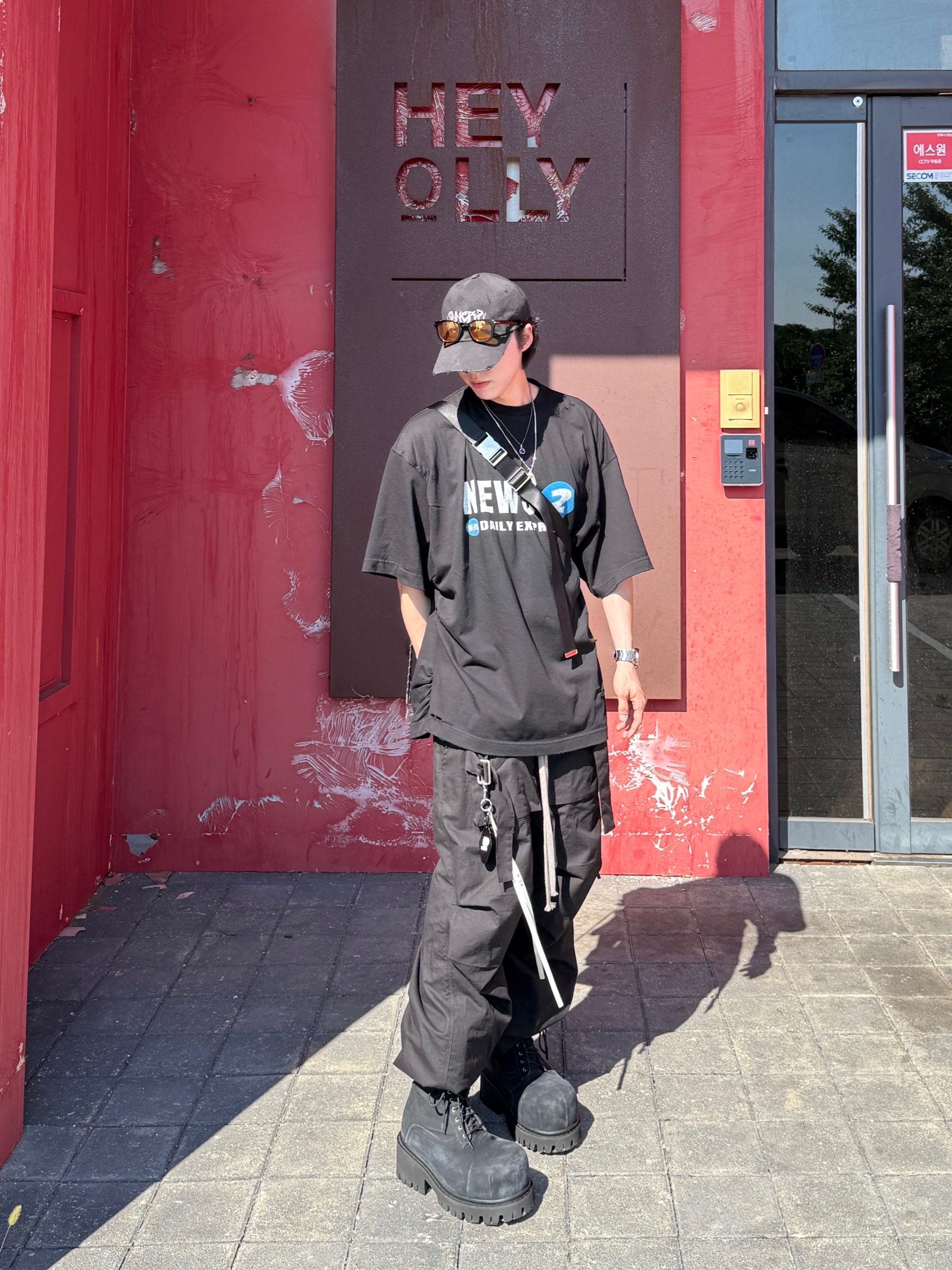 Nonnod Puckering News T-shirt Vintage black, Civision by CSC Sinners Cap 착용 스타일 - 2