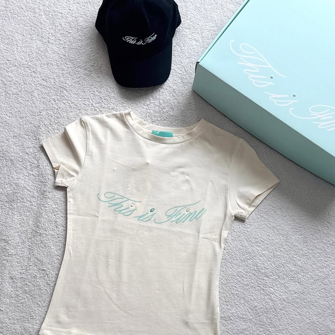 THIS IS FINE Signature Ball Cap Black, THIS IS FINE Cropped Signature Tee Cream 착용 스타일 - 3