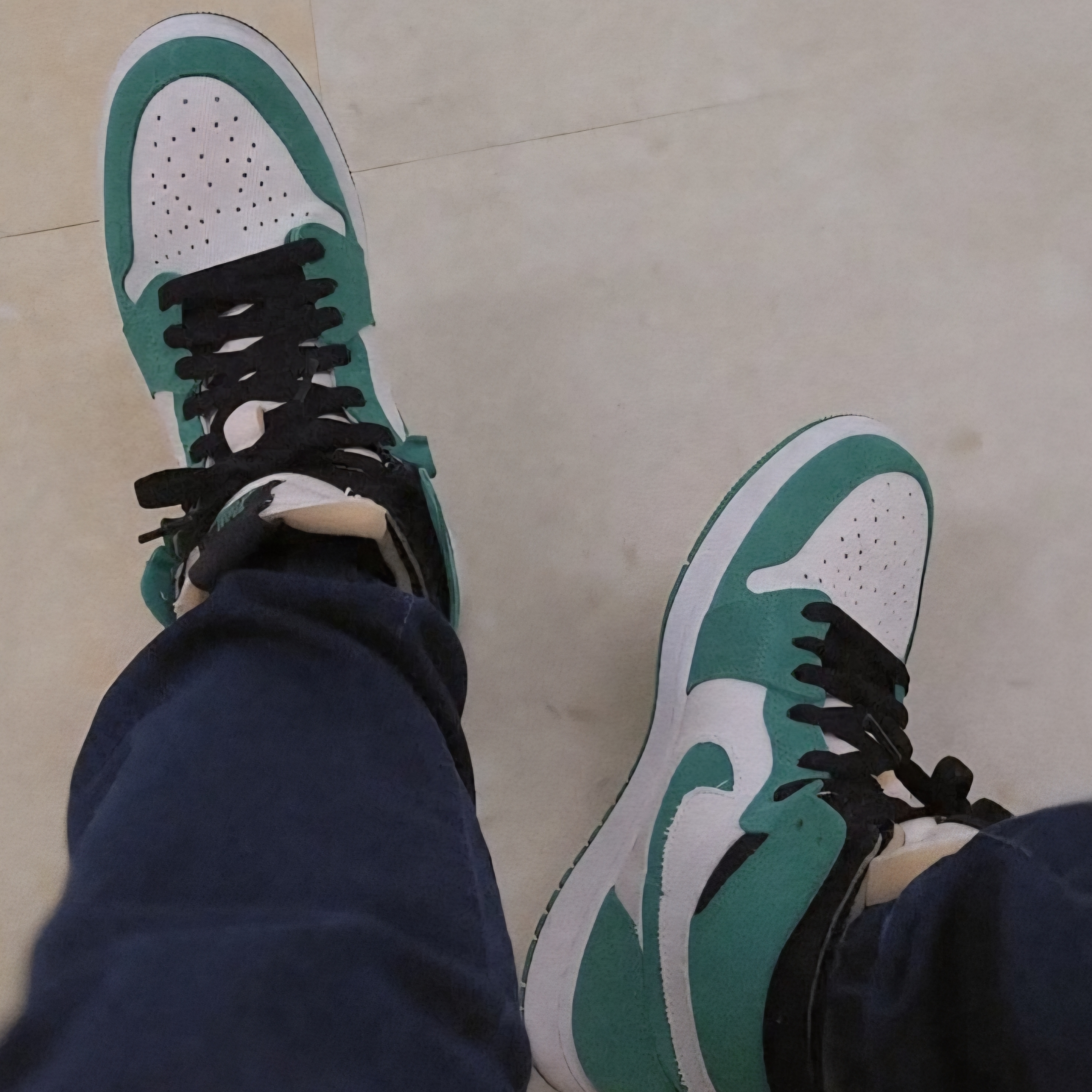 Jordan 1 Zoom Air CMFT Stadium Green 착용 스타일