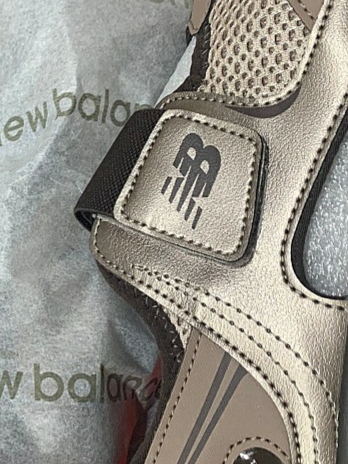 (Kids) New Balance Freedle 920 Sandal Brown 착용 스타일