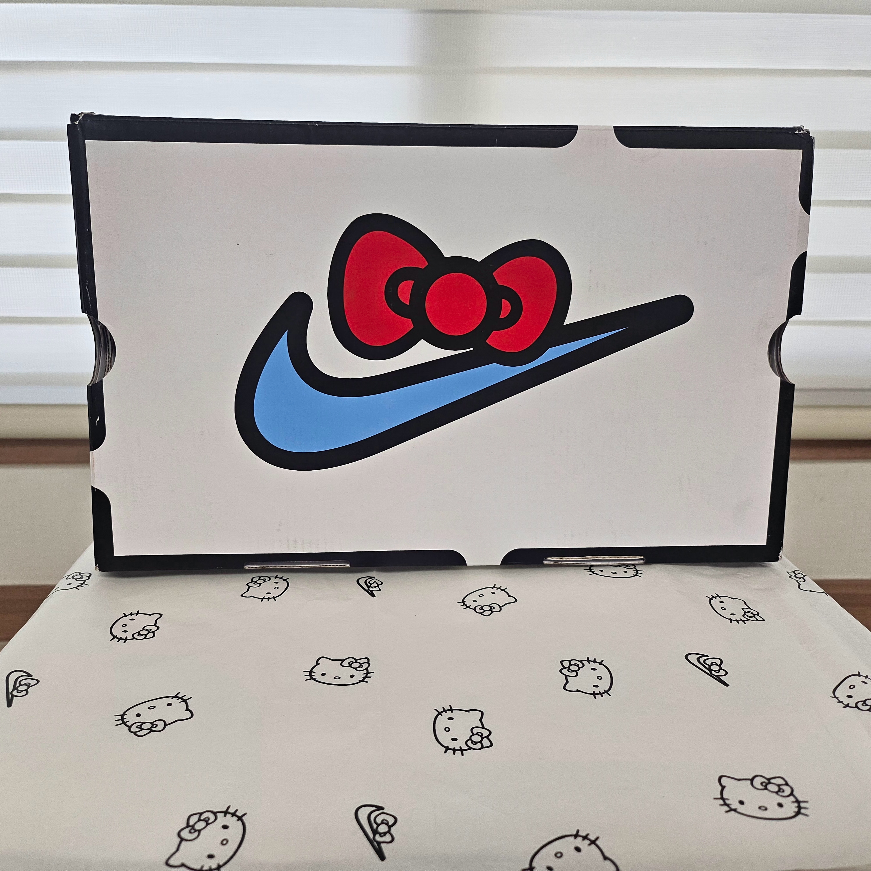 Nike x Hello Kitty Air Presto University Blue 착용 스타일 - 2