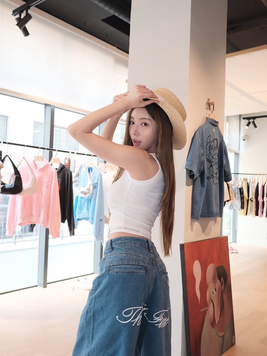 THIS IS FINE Ribbed Sleeveless Top White, THIS IS FINE x FUNFLEX Denim Bermuda Shorts Blue 착용 스타일 - 1