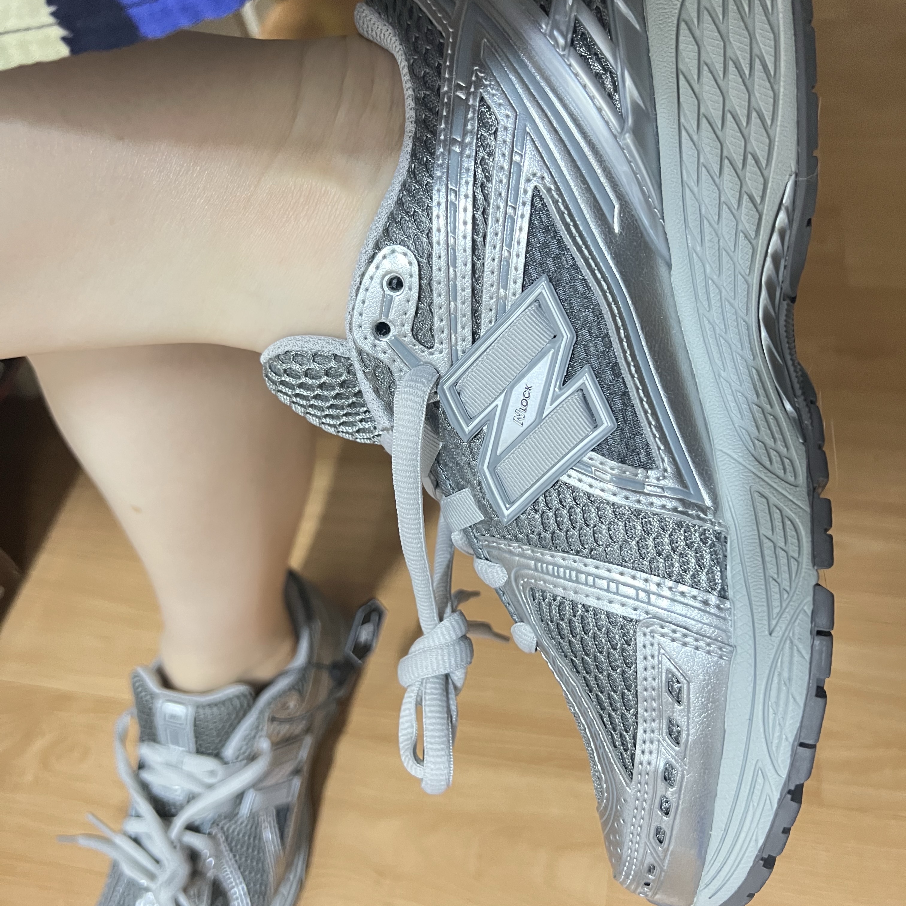 New Balance 1906R Harbor Grey Silver Metalic 착용 스타일 - 4