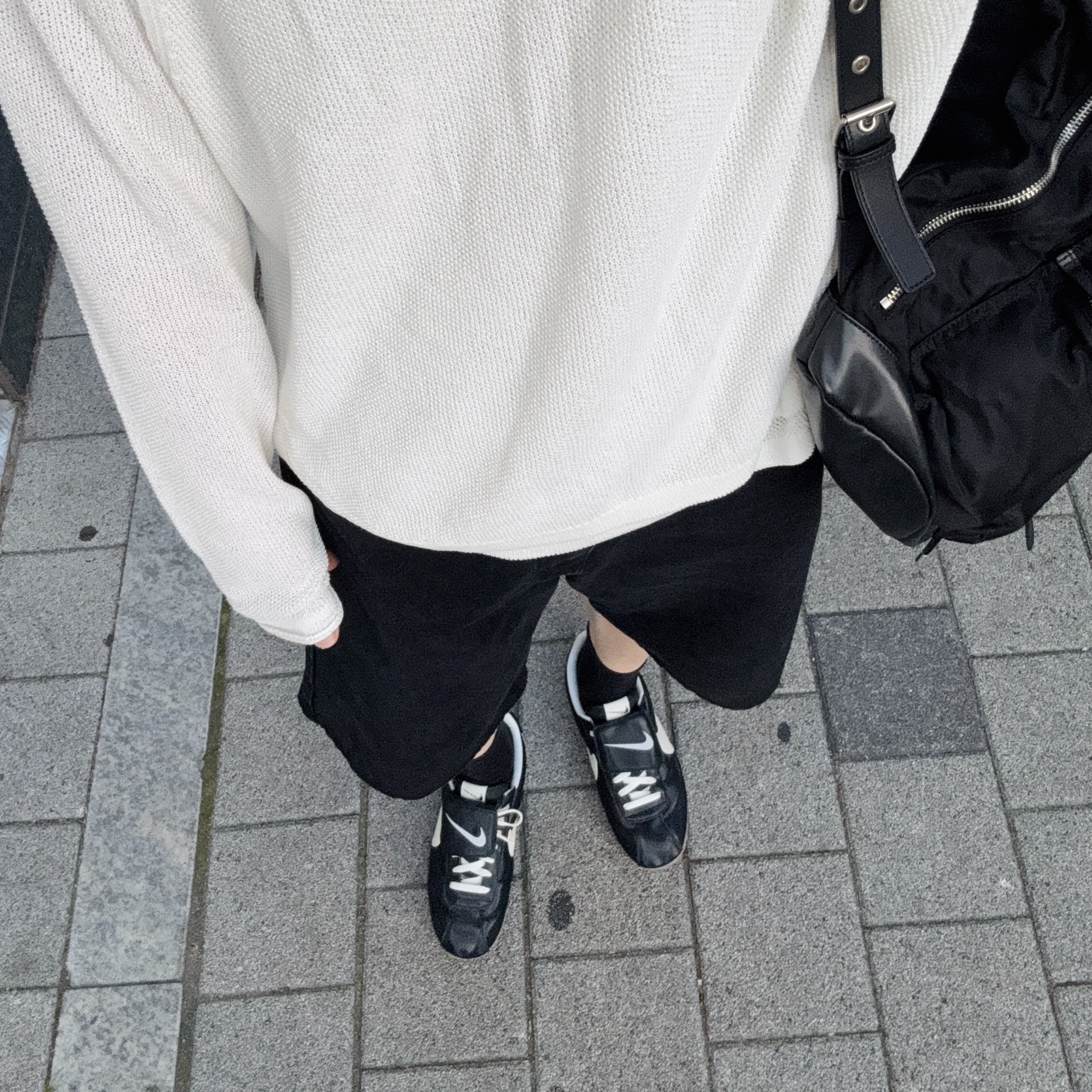Nike Cortez SE Black Gum Brown 착용 스타일