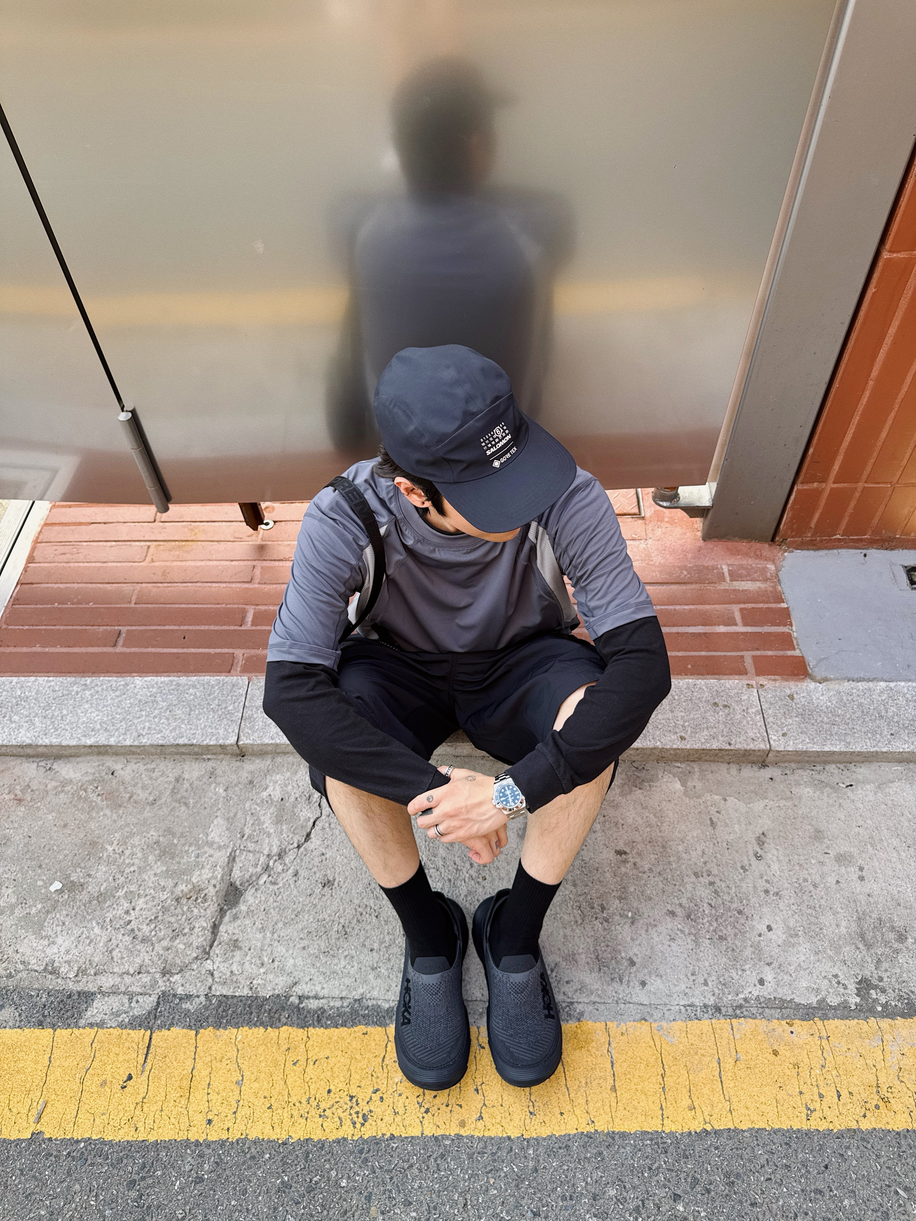 Polyteru Front Cargo 1/2 Pants Black, Hoka Restore TC Black 착용 스타일 - 5