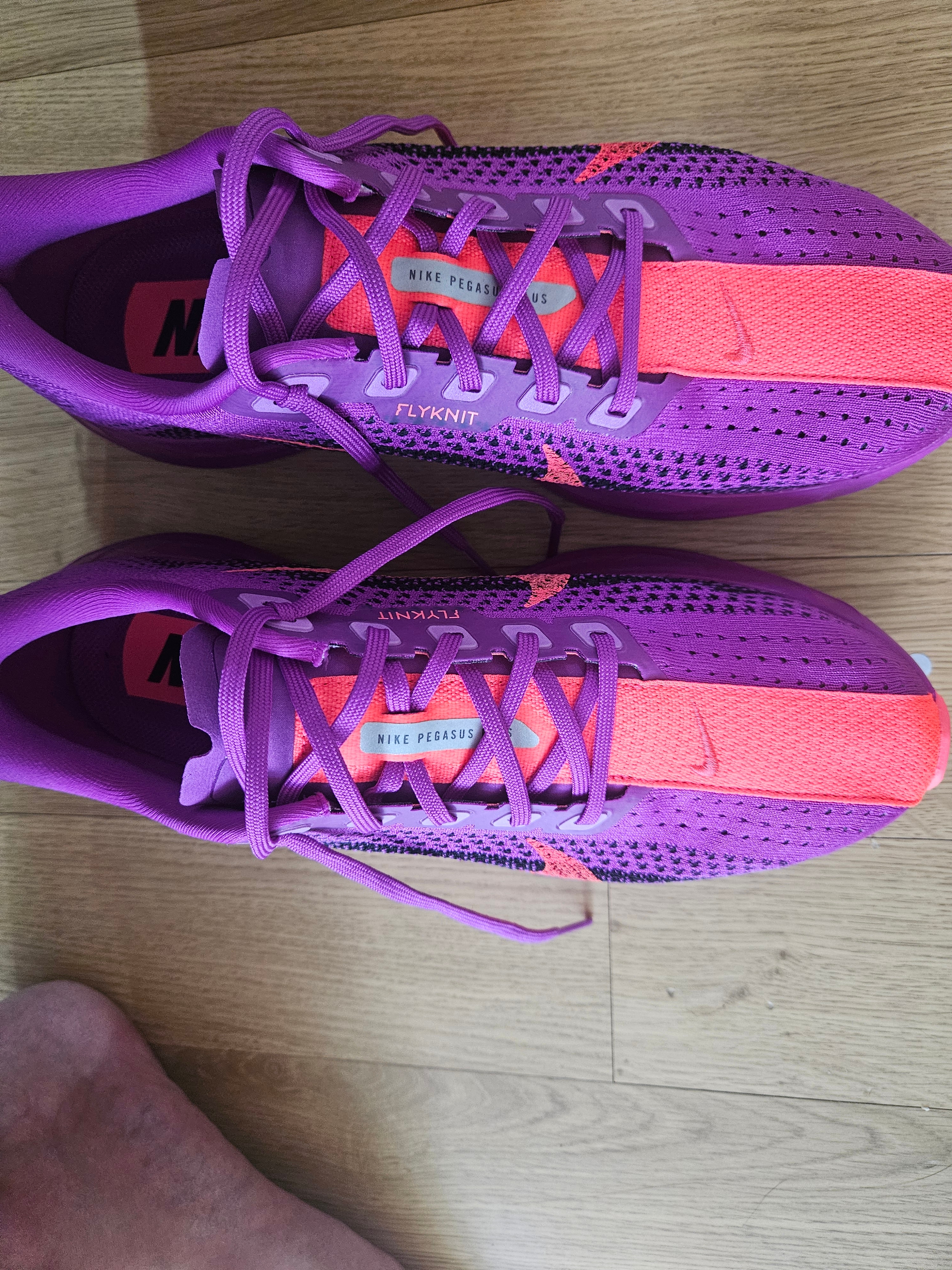 Nike Pegasus Plus Vivid Purple Black 착용 스타일 - 1