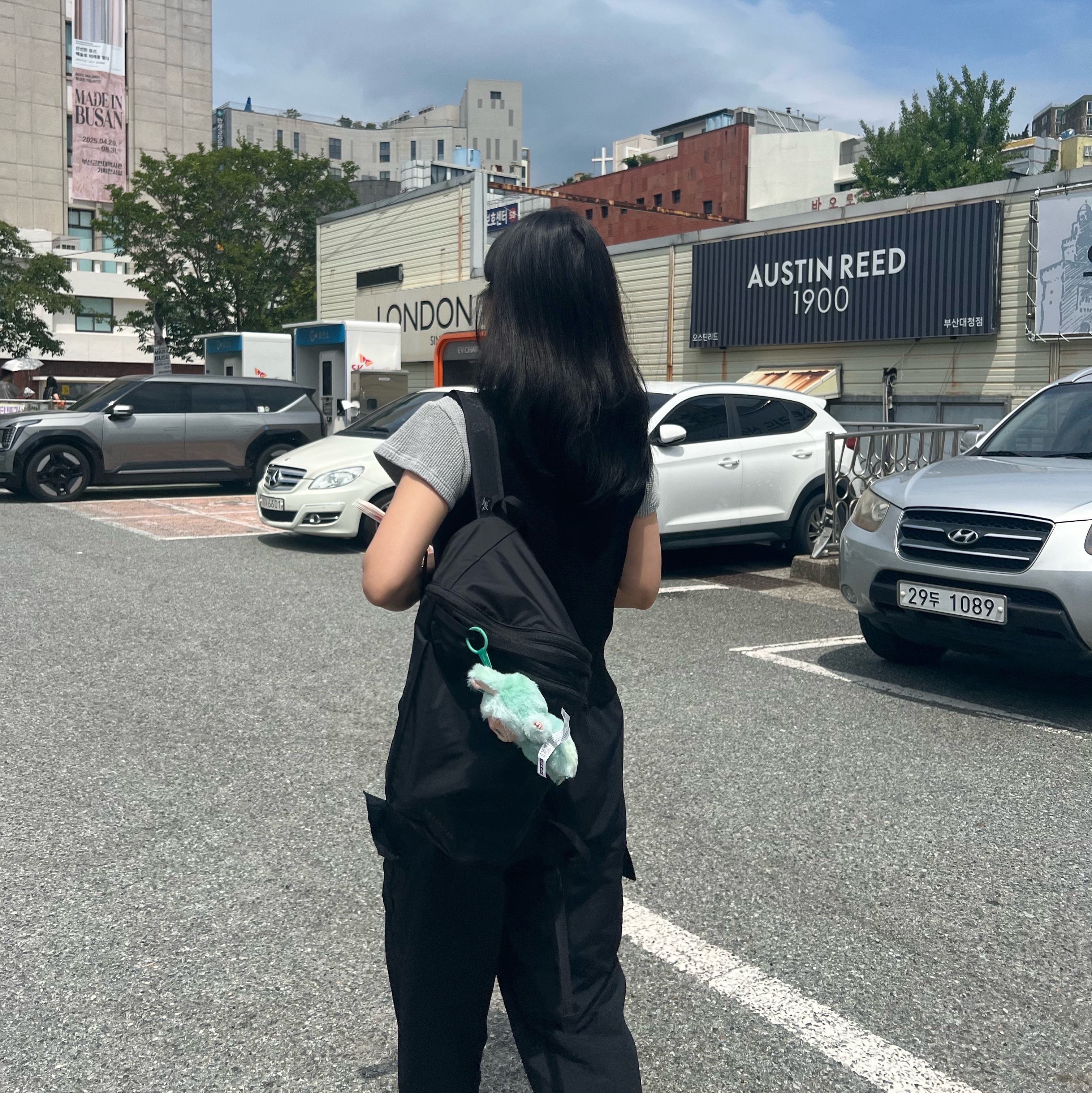 Arc'teryx Heliad 15 Backpack Black, Pop Mart Labubu The Monsters Highlight Series Serenity Keyring (Opened Case) 착용 스타일 - 1