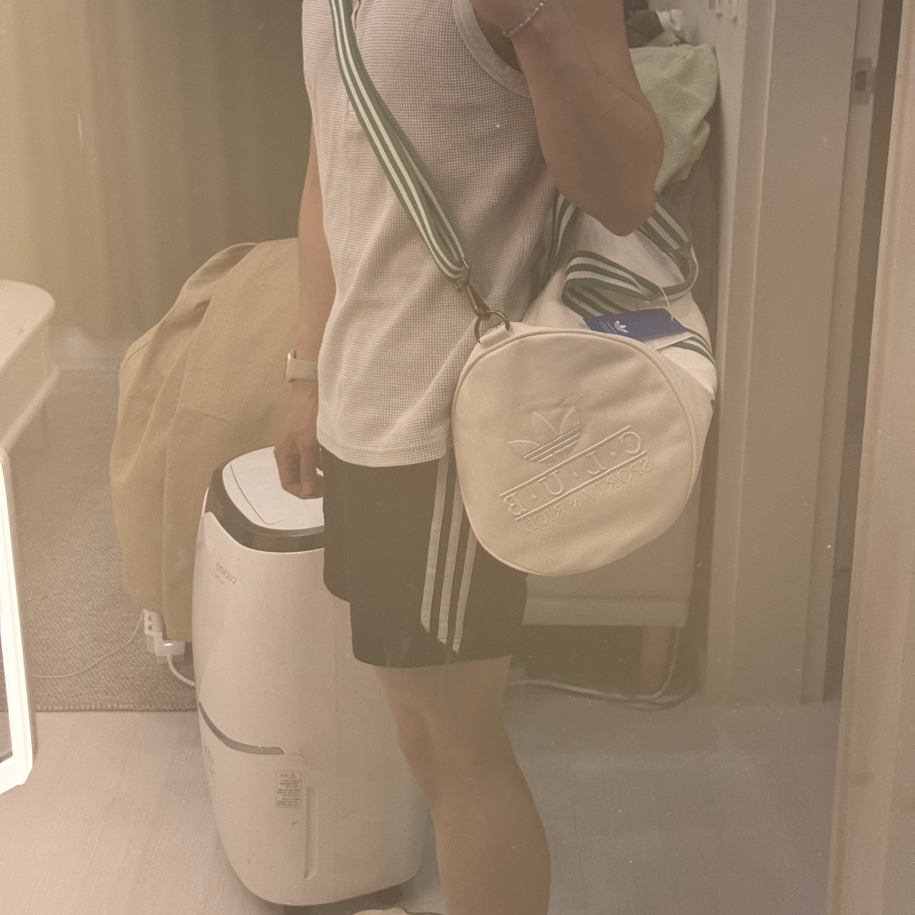 Adidas x Sporty & Rich Canvas Bag Off White 착용 스타일