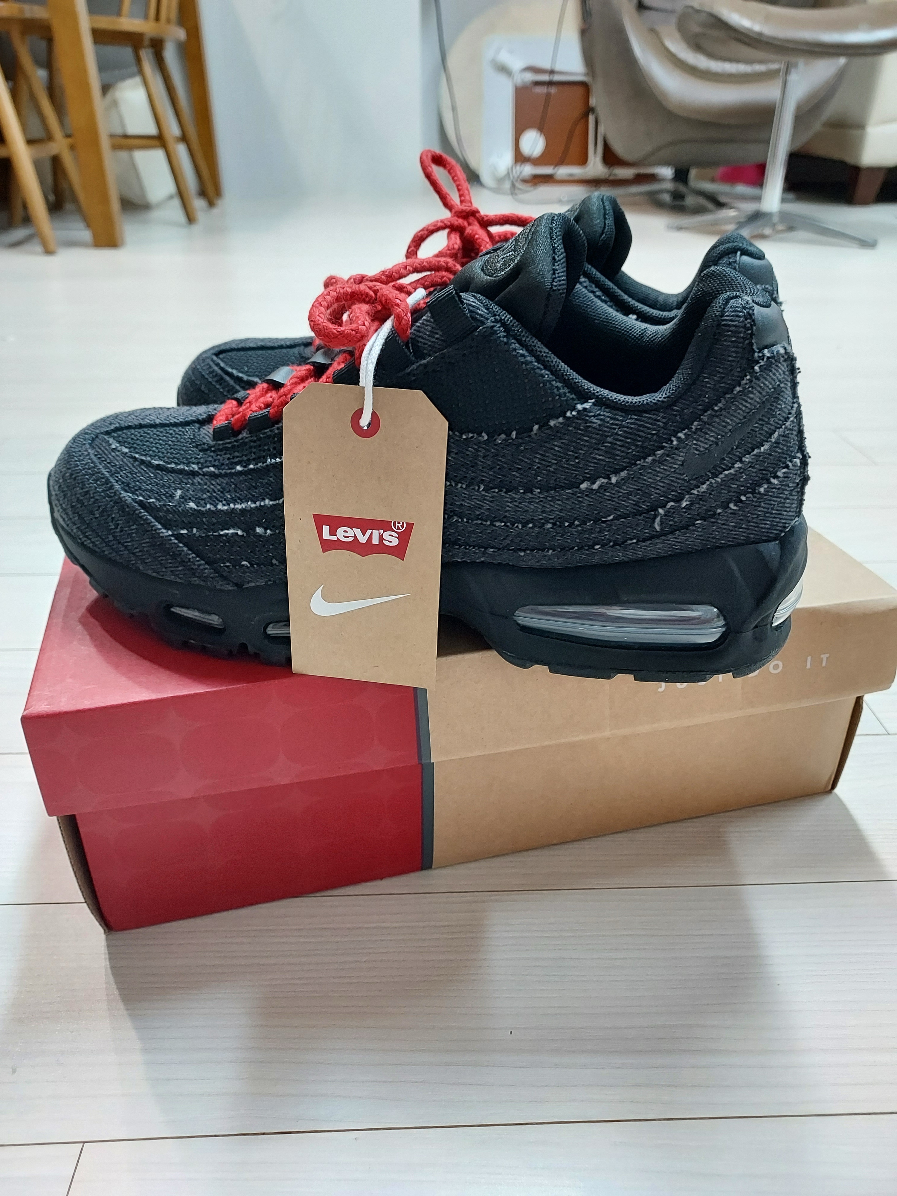 Nike x Levi's Air Max 95 Black 착용 스타일 - 1
