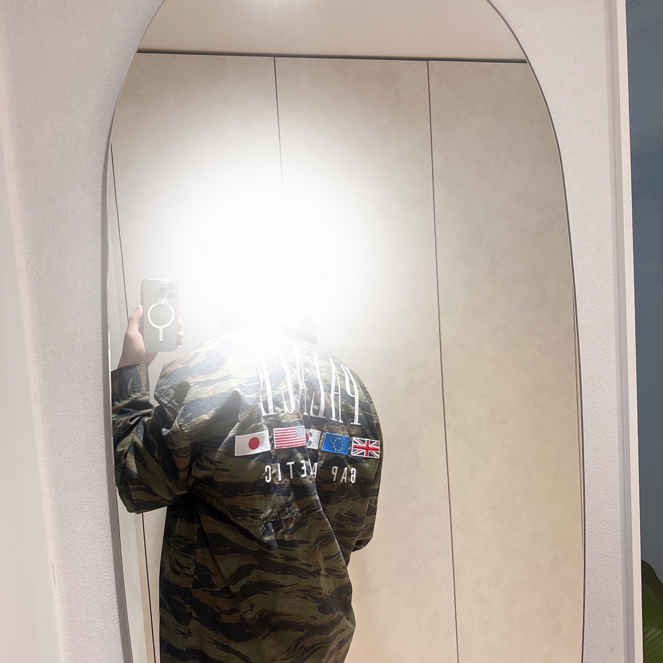Palace x Gap Oxford Drop Shoulder Camo - 24SS 착용 스타일