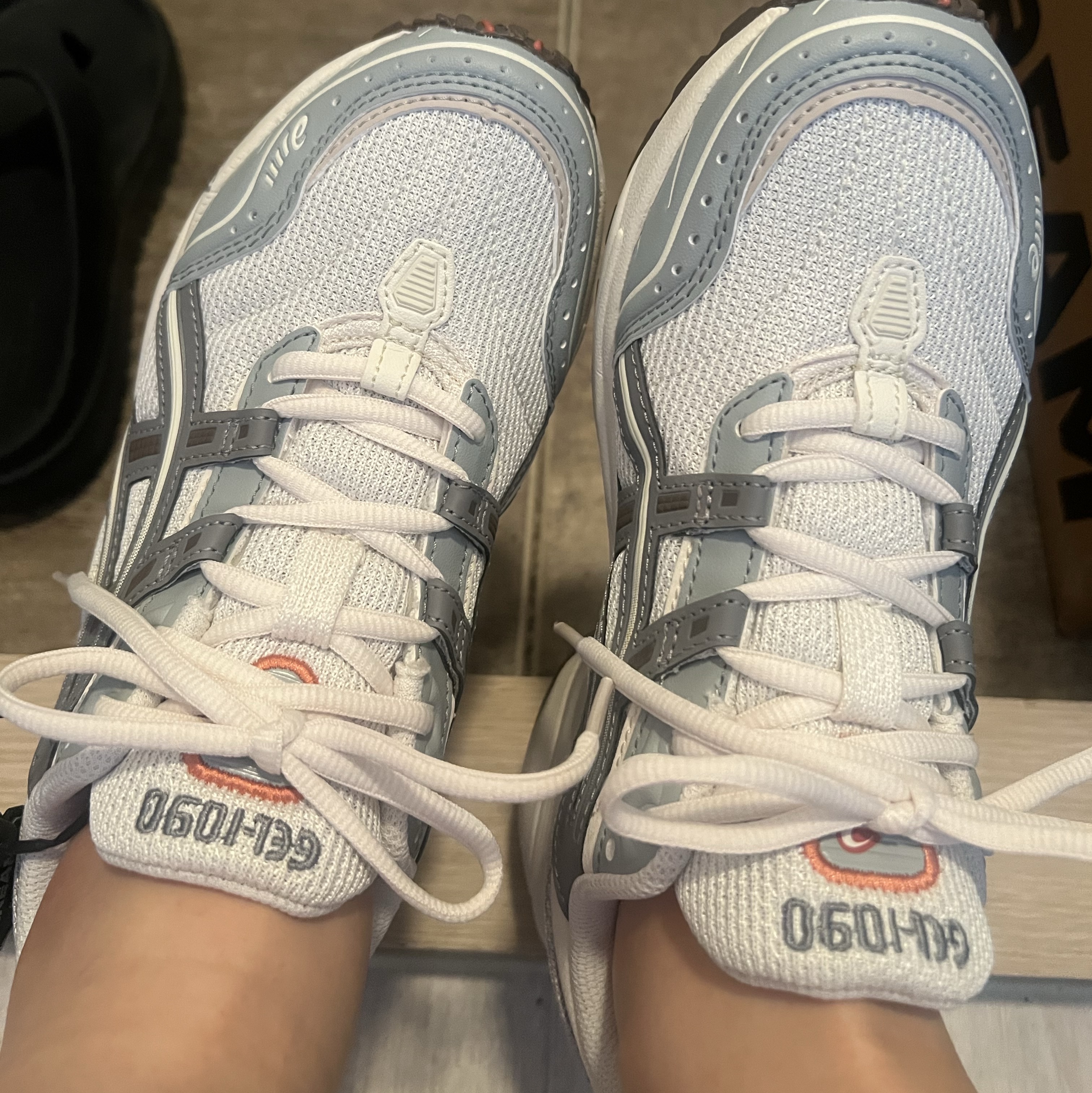 Asics Gel-1090 Blue Grey 착용 스타일