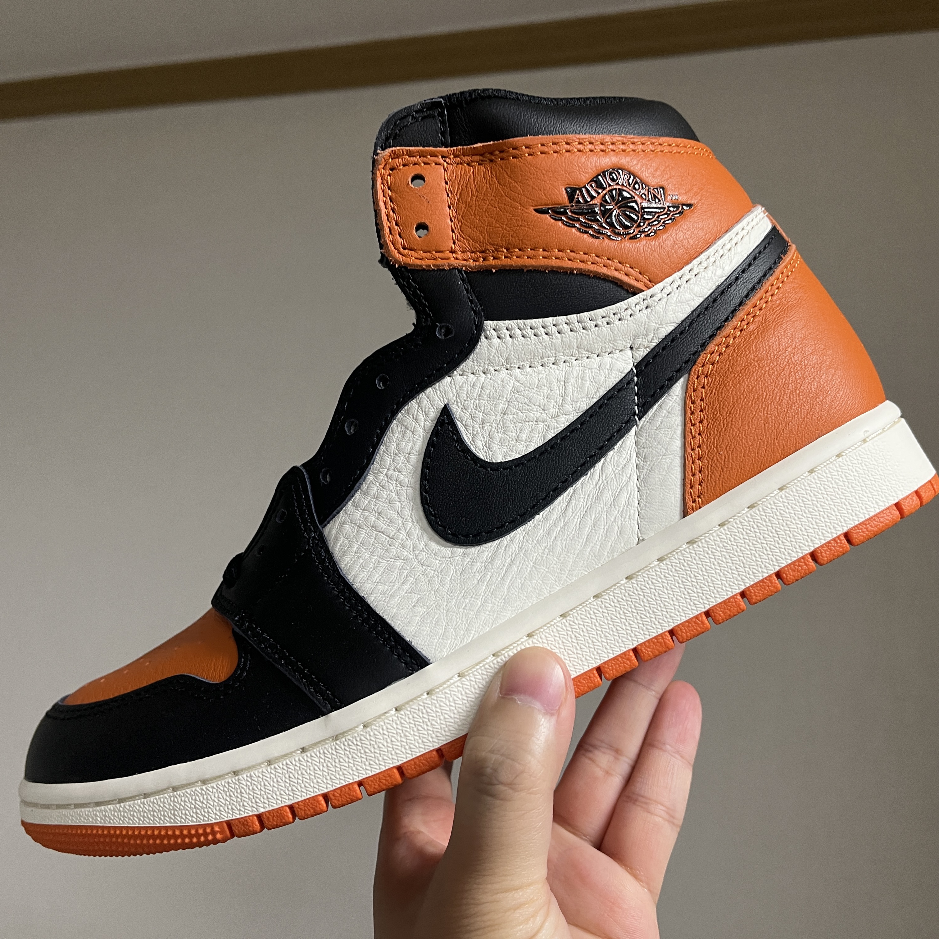 Jordan 1 Retro High OG Shattered Backboard 착용 스타일 - 1