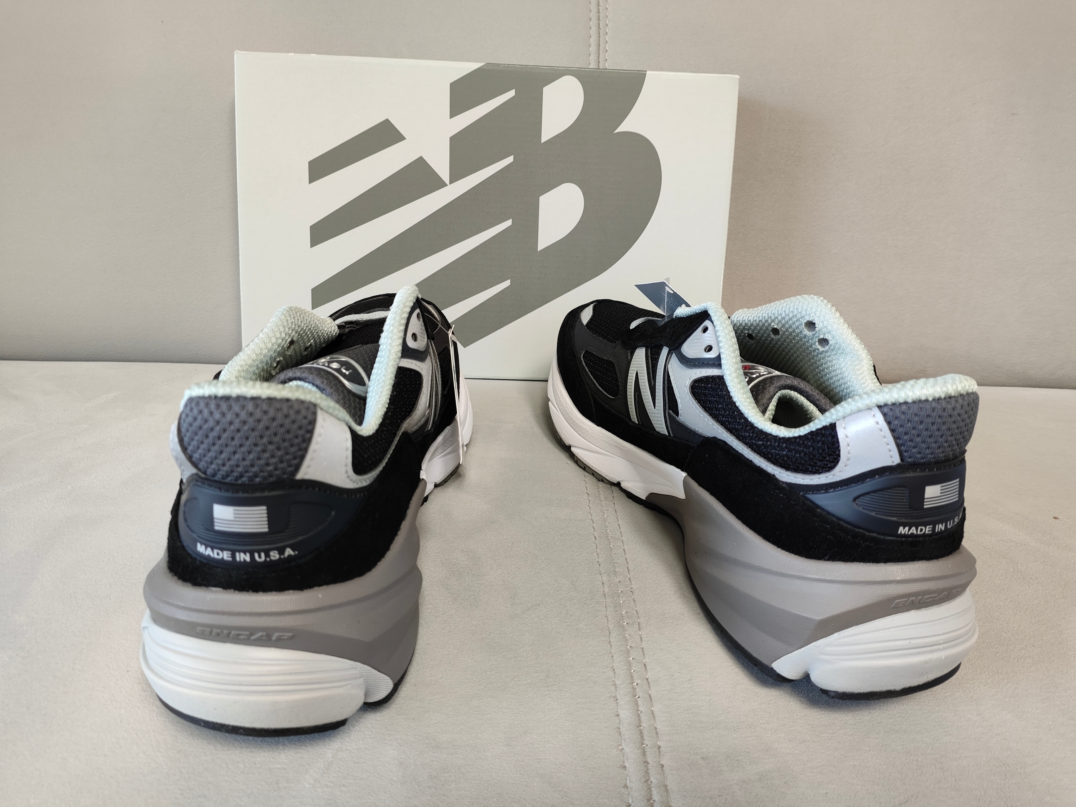 New Balance 990v6 Made in USA Black White 착용 스타일 - 2