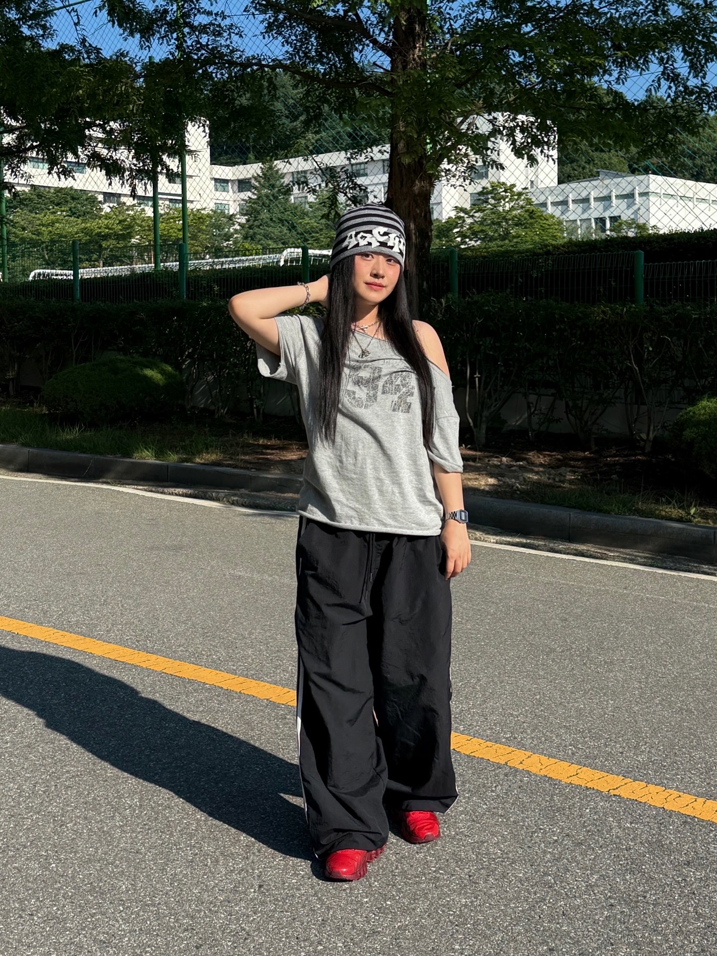 (W) Nike Air Max Dn8 University Red Tough Red 착용 스타일