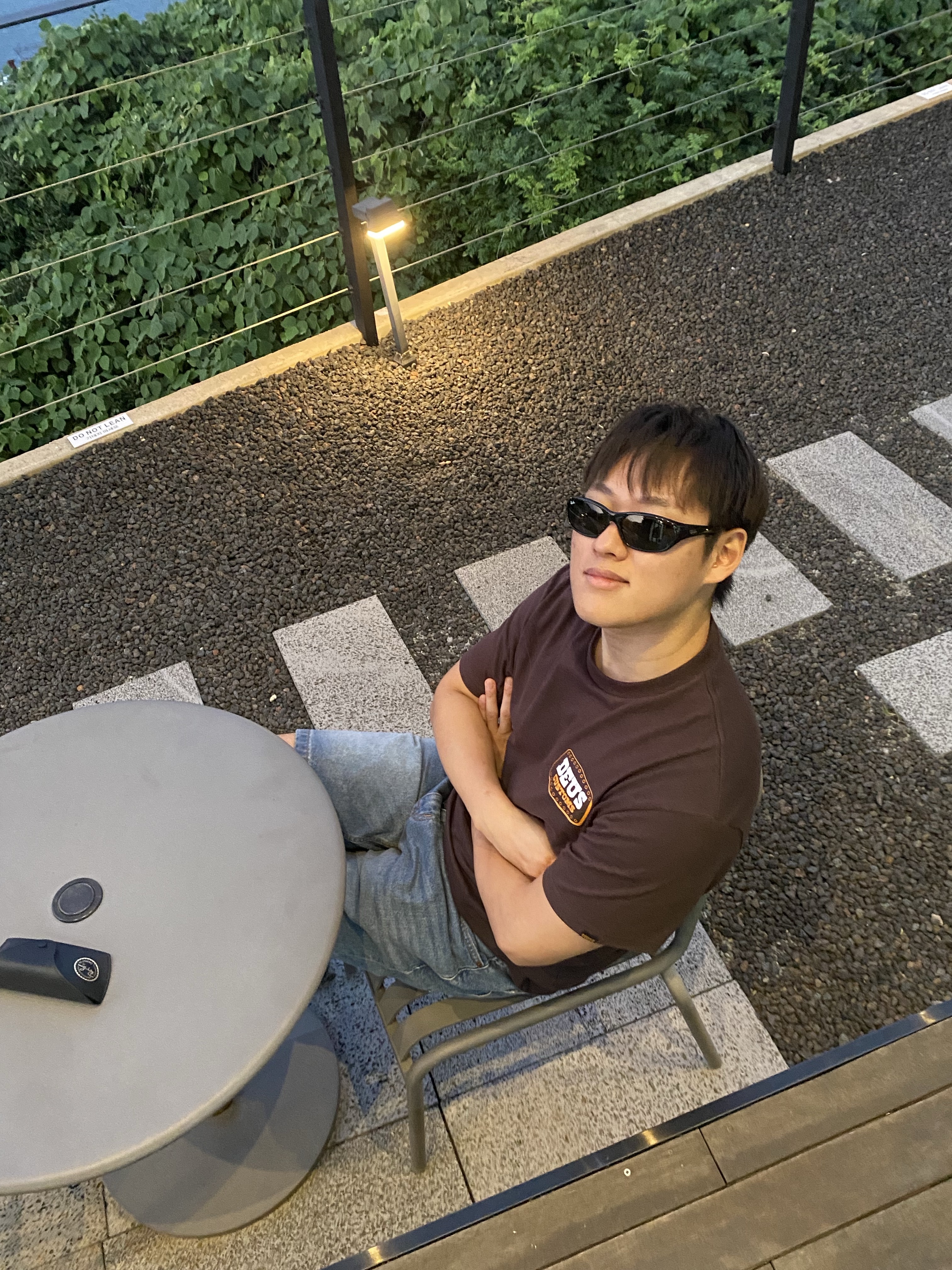 Ray-Ban DADDY-O II Polished Black Frame Green Classic G-15 Lenses, Hoka Hopara 2 Black 착용 스타일 - 2
