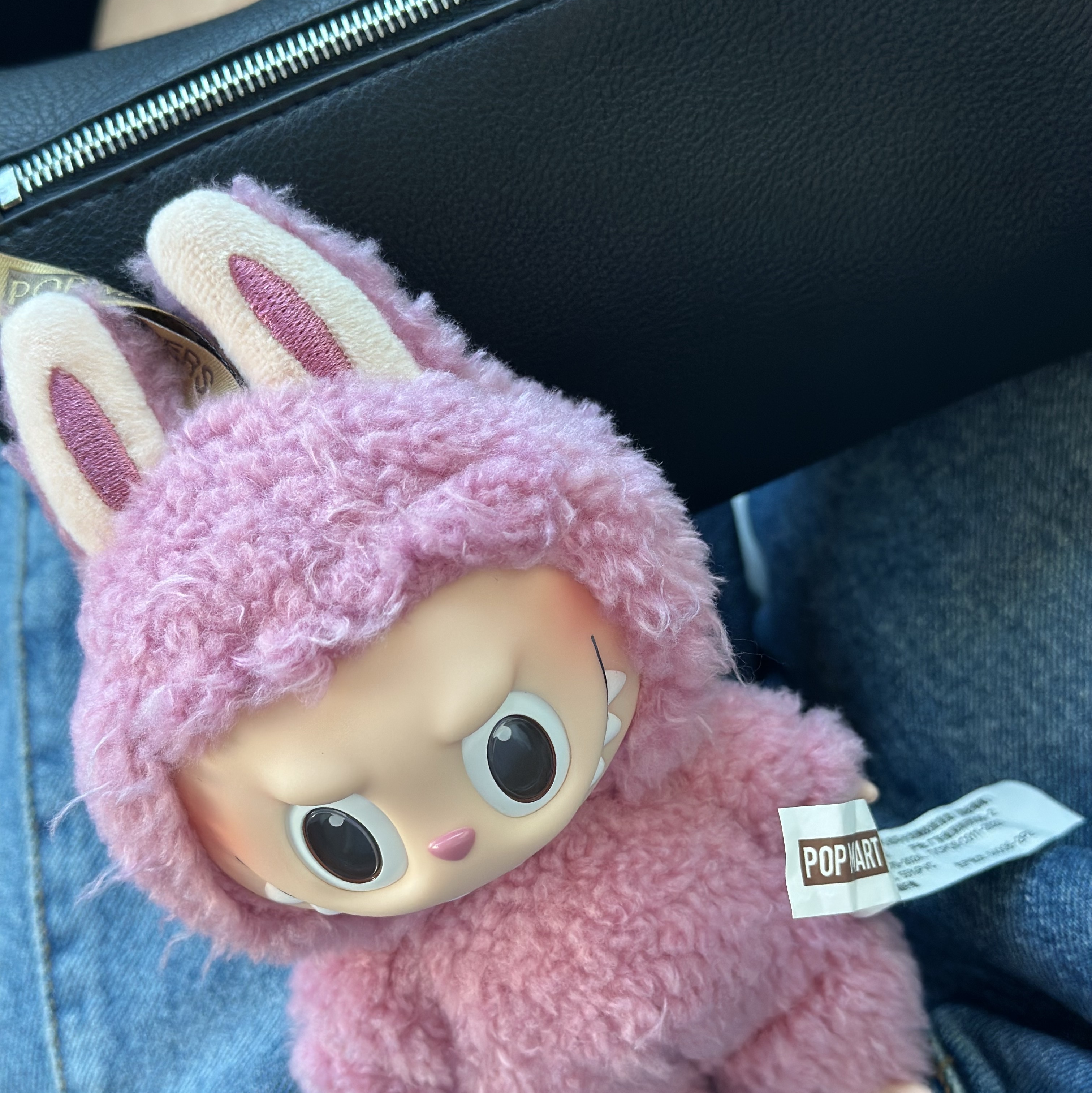 The Row 90's Bag in Leather Black, Pop Mart Labubu The Monsters Labubu Tasty Macarons Series Lyche Berry Keyring 착용 스타일