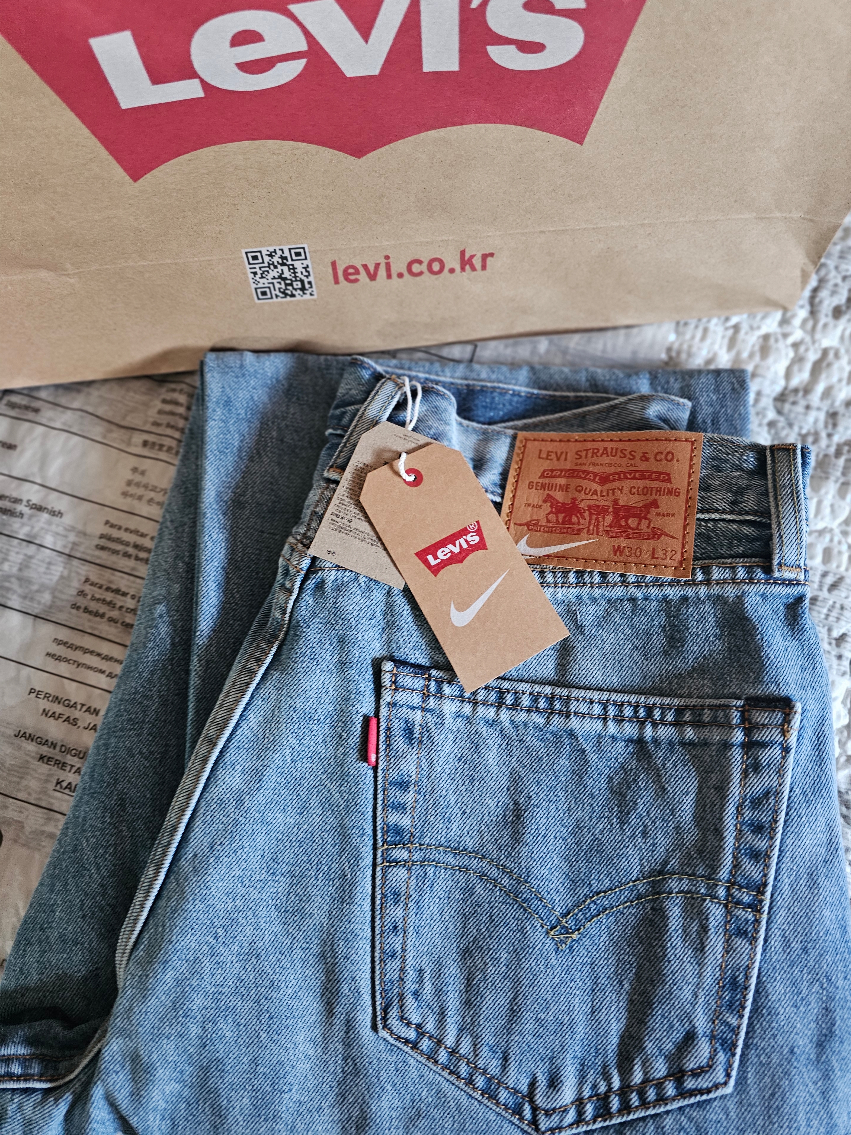 Auralee Super Light Wool Check Shirt Light Brown Check - 23AW, Levi's x Nike Baggy Jeans Light Blue 착용 스타일 - 4