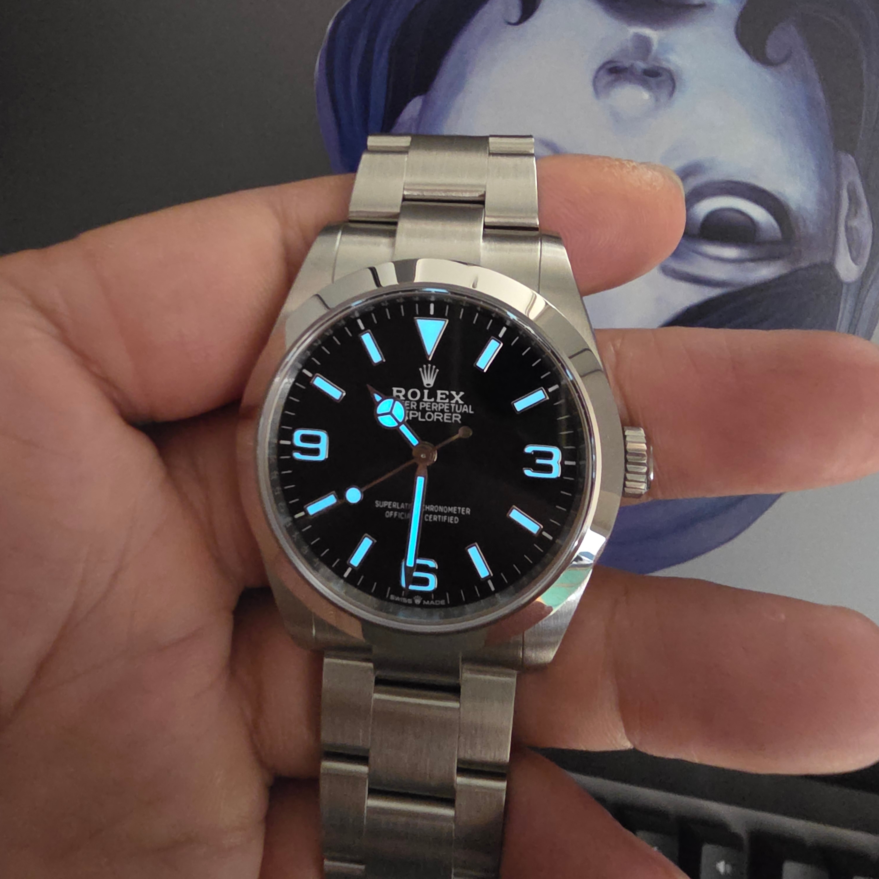 Rolex Explorer 40mm 224270 Black Oyster 착용 스타일 - 6