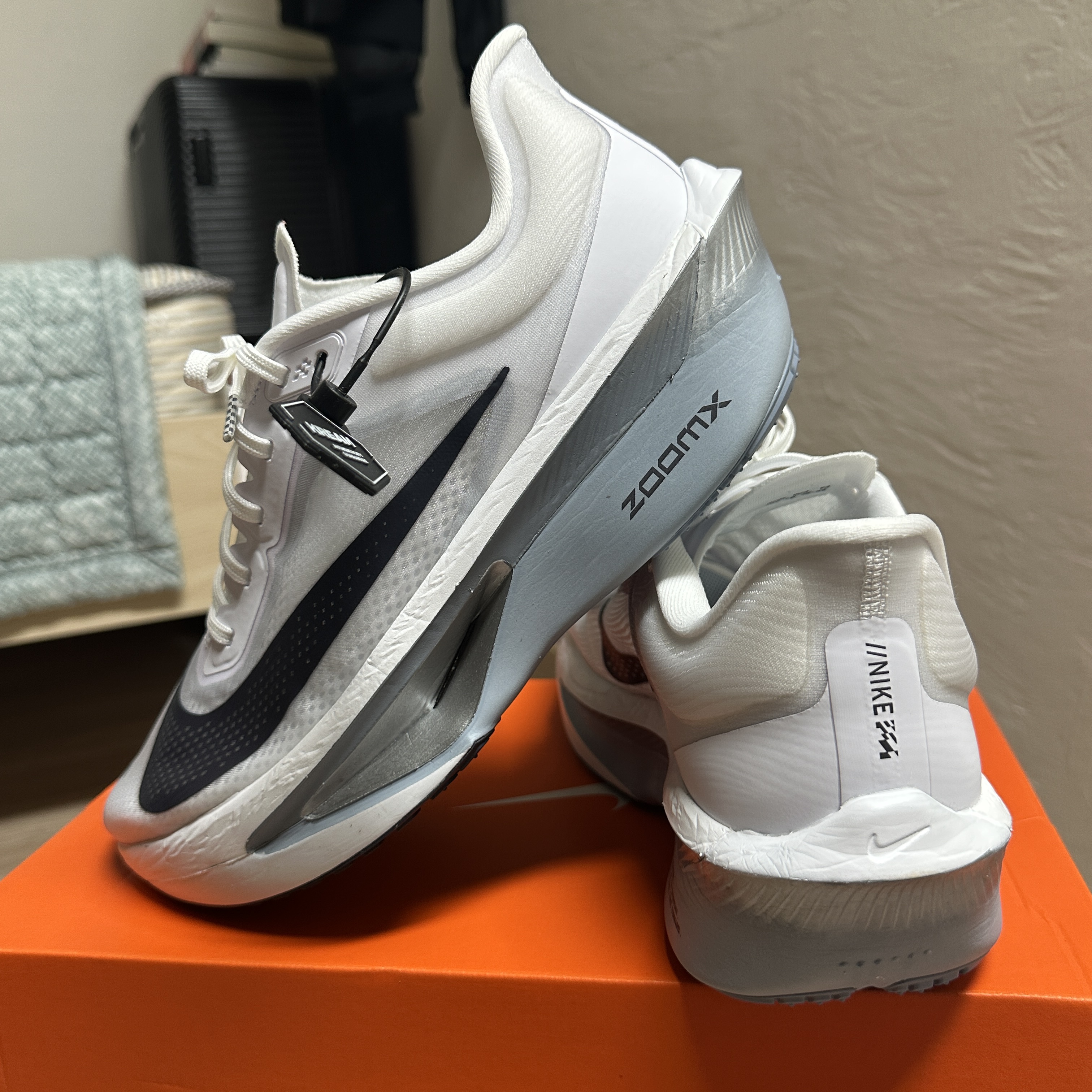 Nike Zoom Fly 6 White Pure Platinum 착용 스타일 - 4
