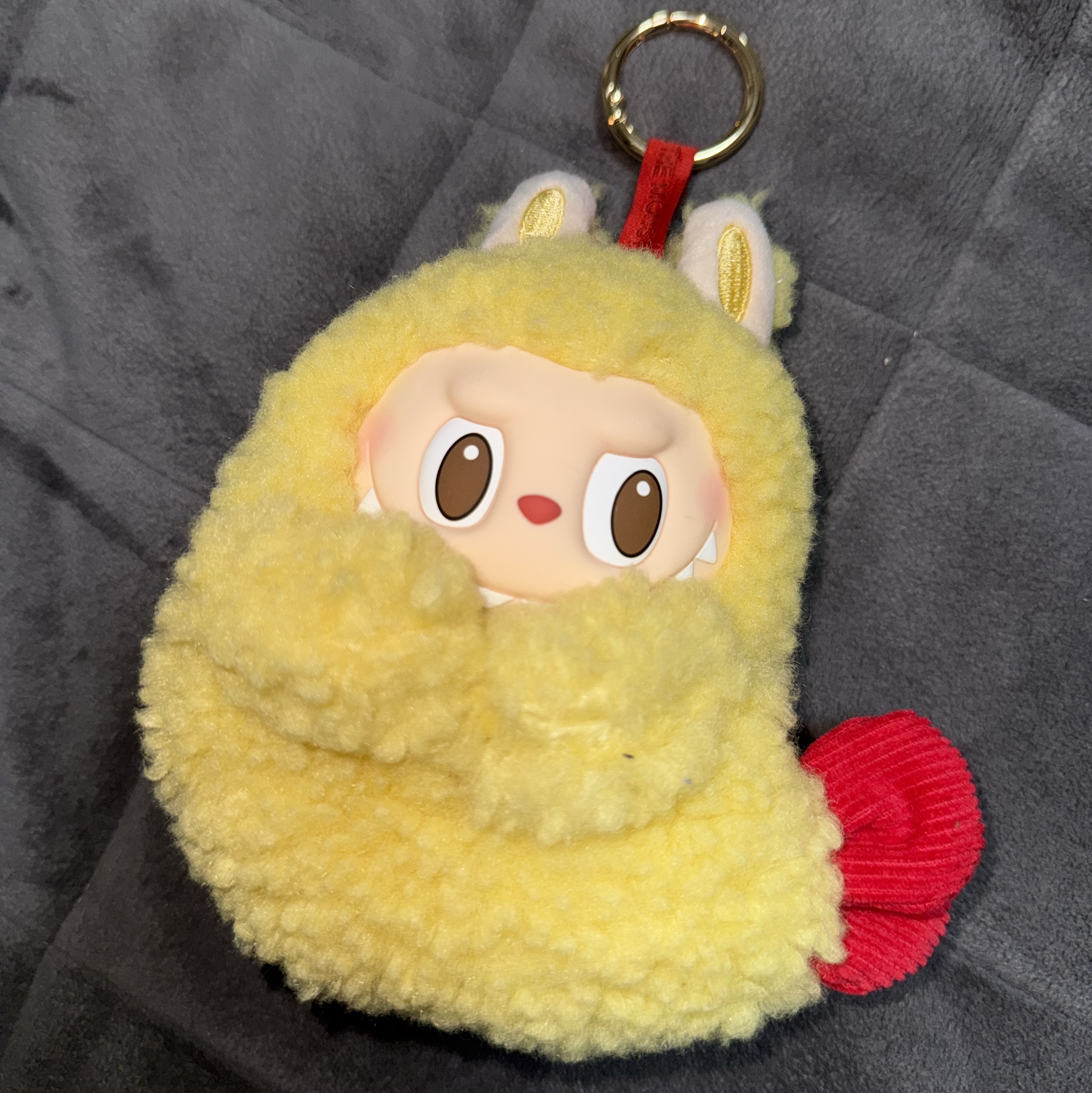 Pop Mart Labubu The Monsters Wacky Mart Series Earphone Case 착용 스타일