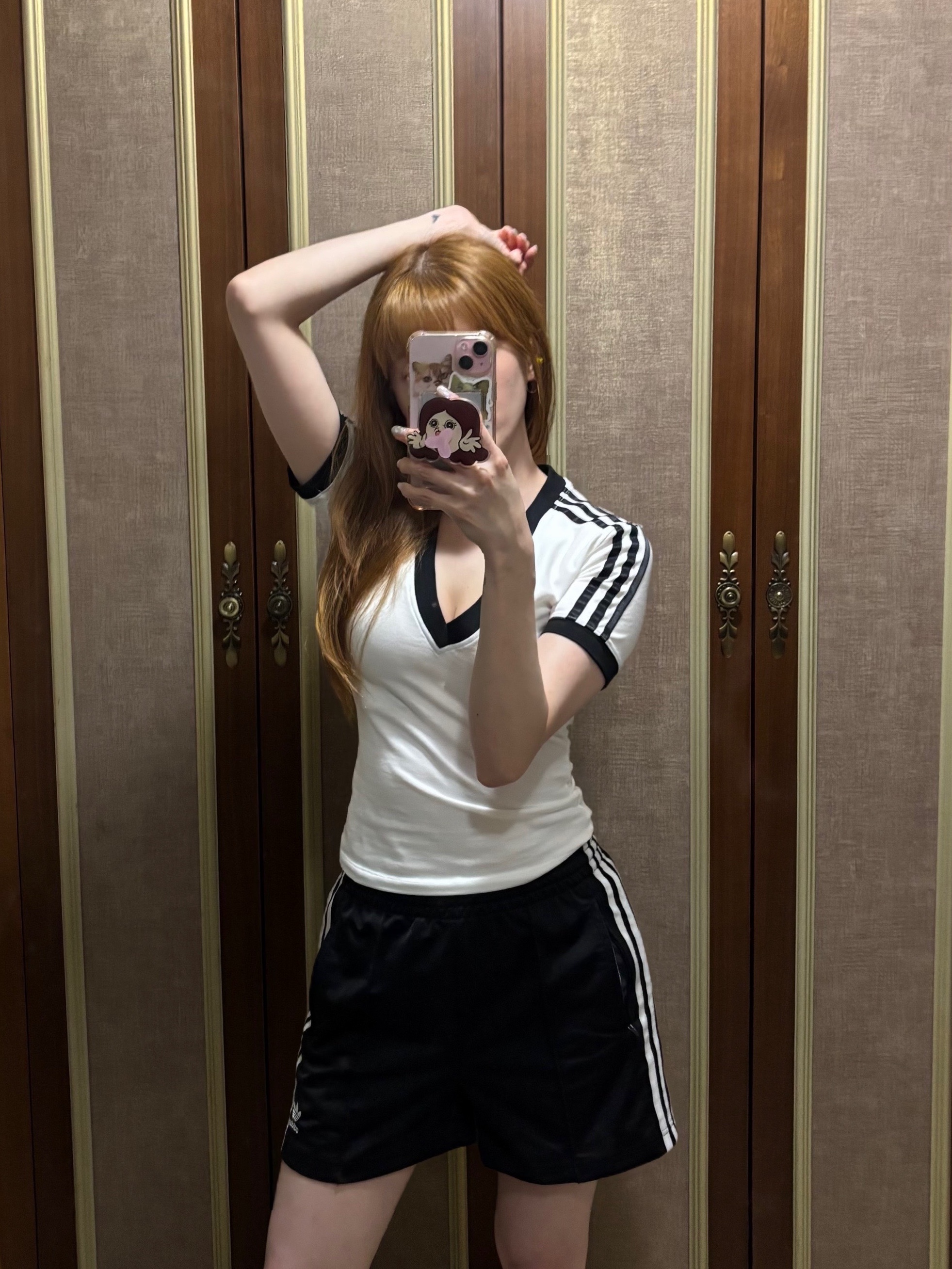 (W) Adidas 3S V-Neck T-Shirt White - KR Sizing, (W) Adidas Firebird Shorts Black - KR Sizing 착용 스타일 - 5
