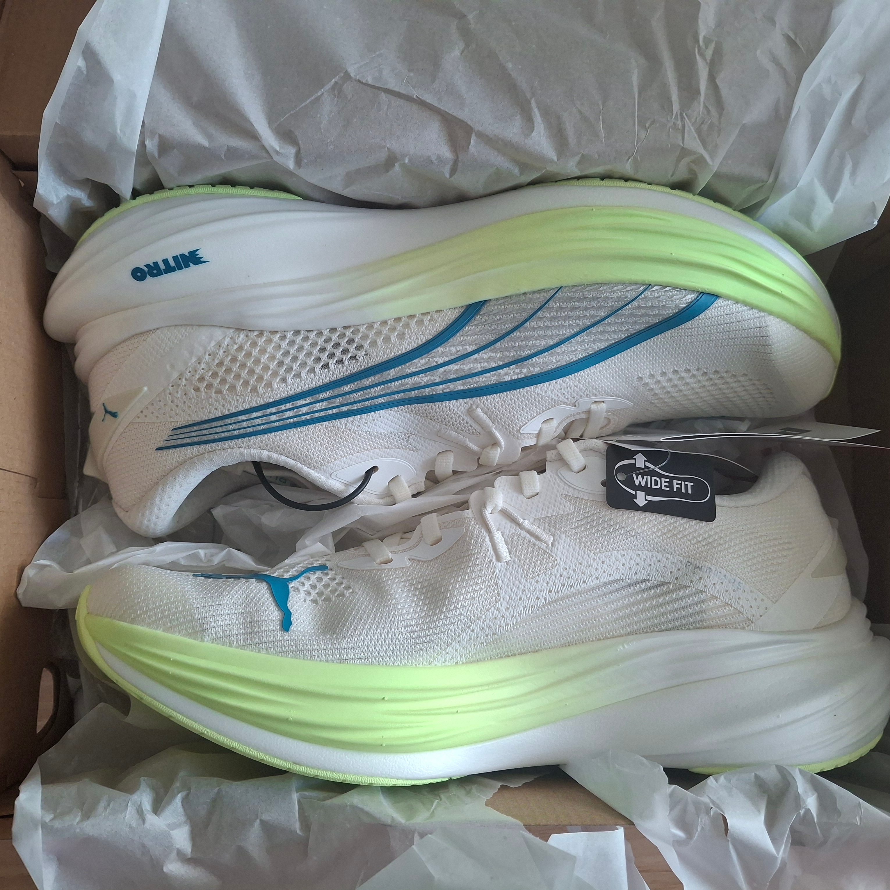 Puma Deviate Nitro 3 Wide Frosted Ivory Tropical Blue 착용 스타일 - 3