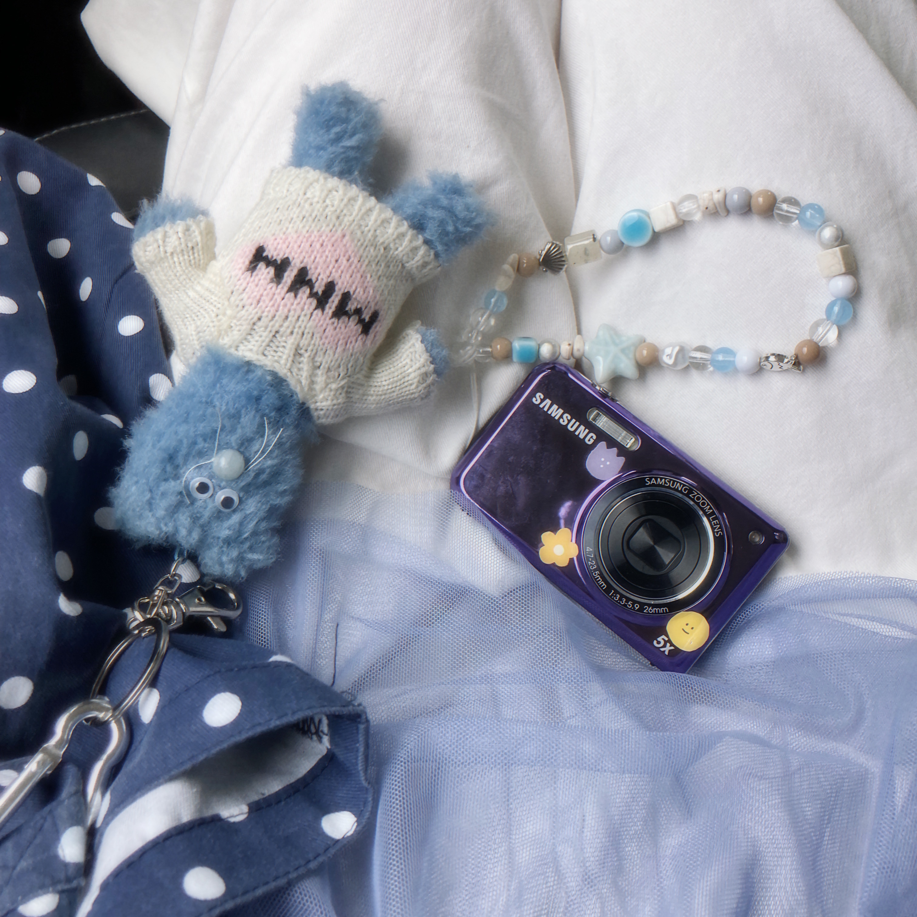 (W) Crocs Classic Platform Clog Black, Monamhee Love Flexy Keyring Blue 착용 스타일 - 2